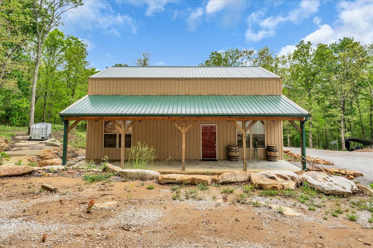 886 Hunters Ridge Dr
