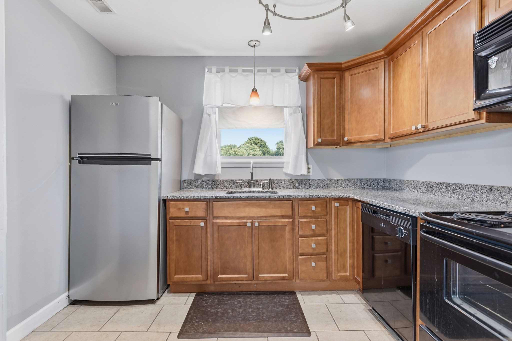 613 Hillsboro Rd