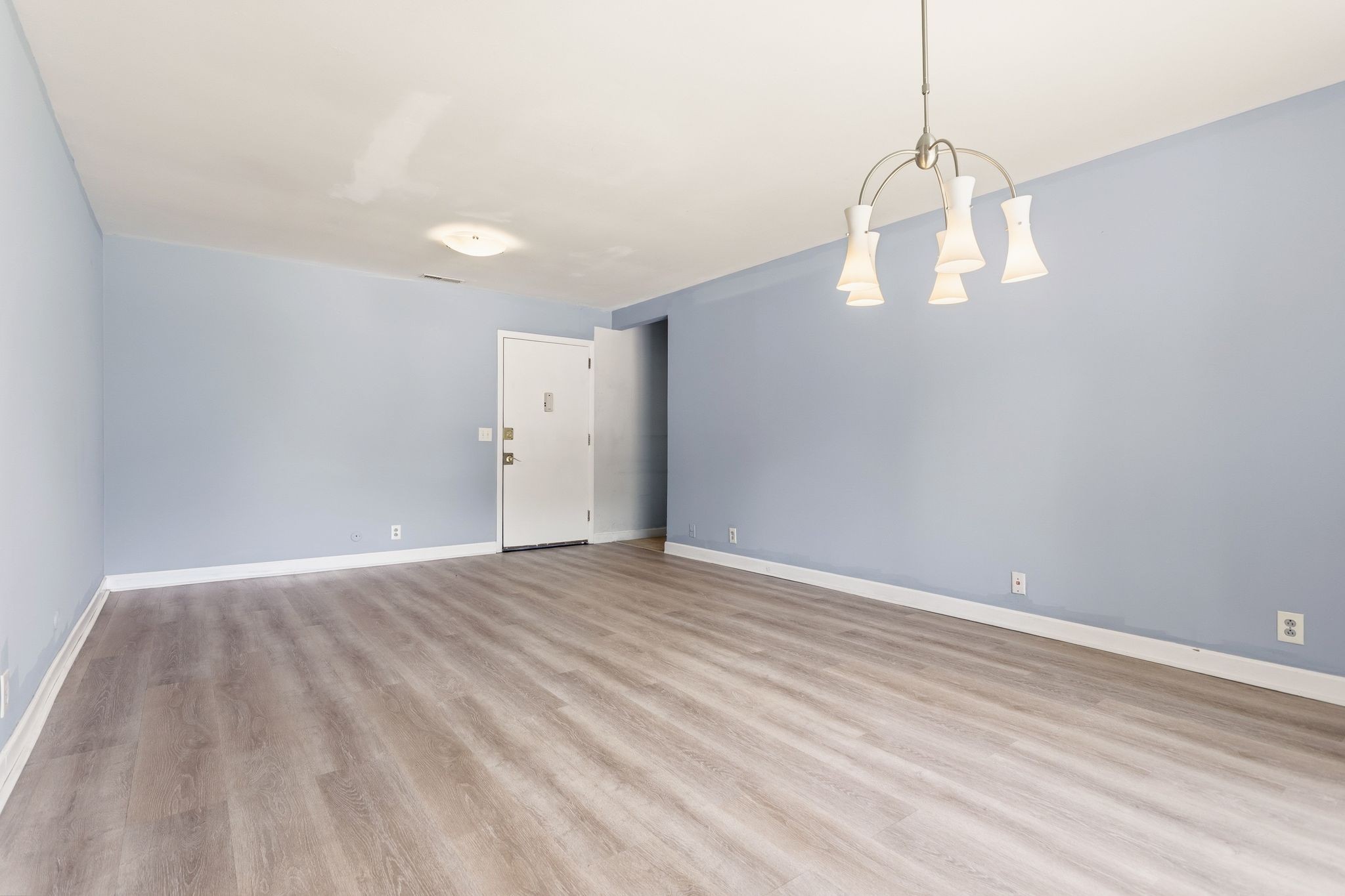 613 Hillsboro Rd