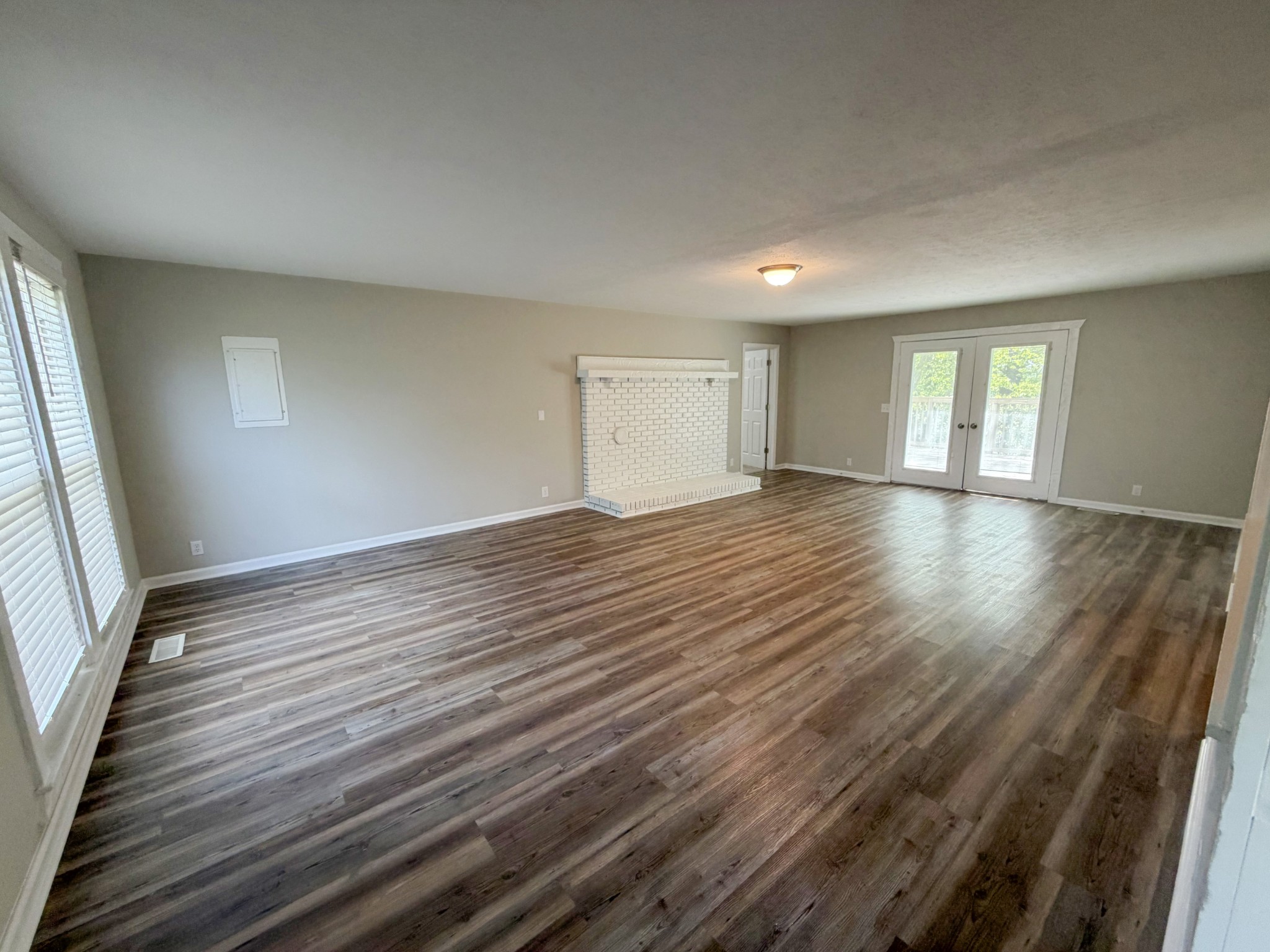 159 W Hester Rd