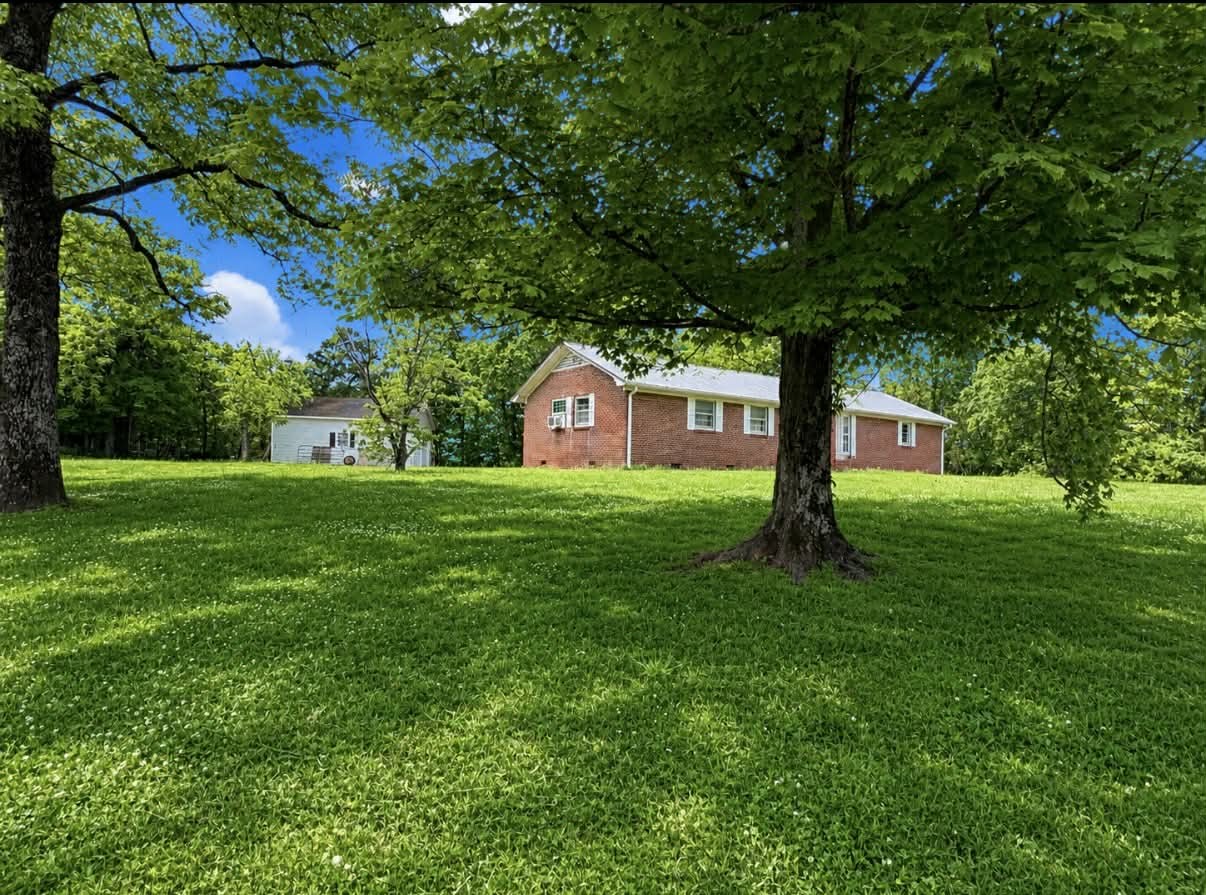 955 Rocky Rd