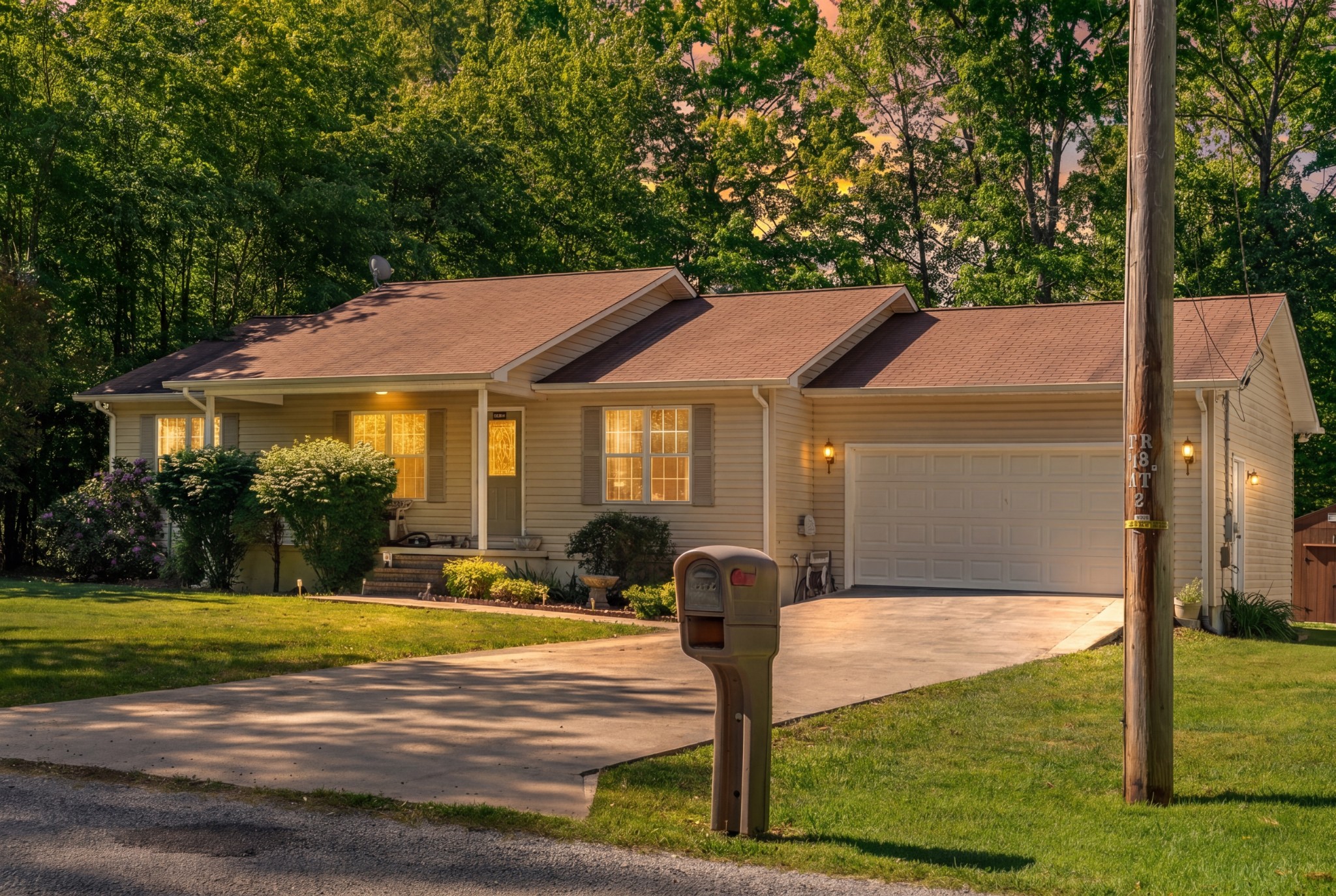 9044 Weketa Dr