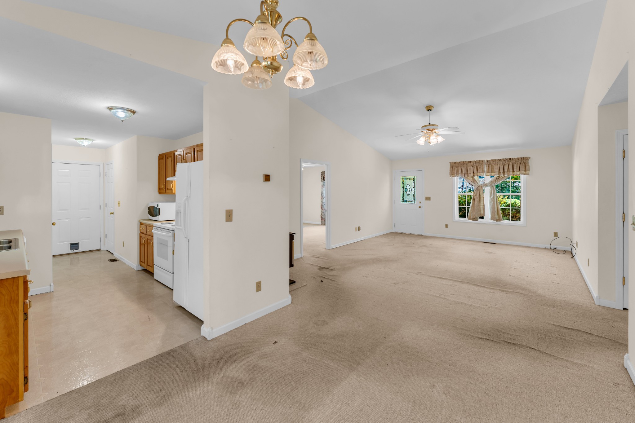 9044 Weketa Dr