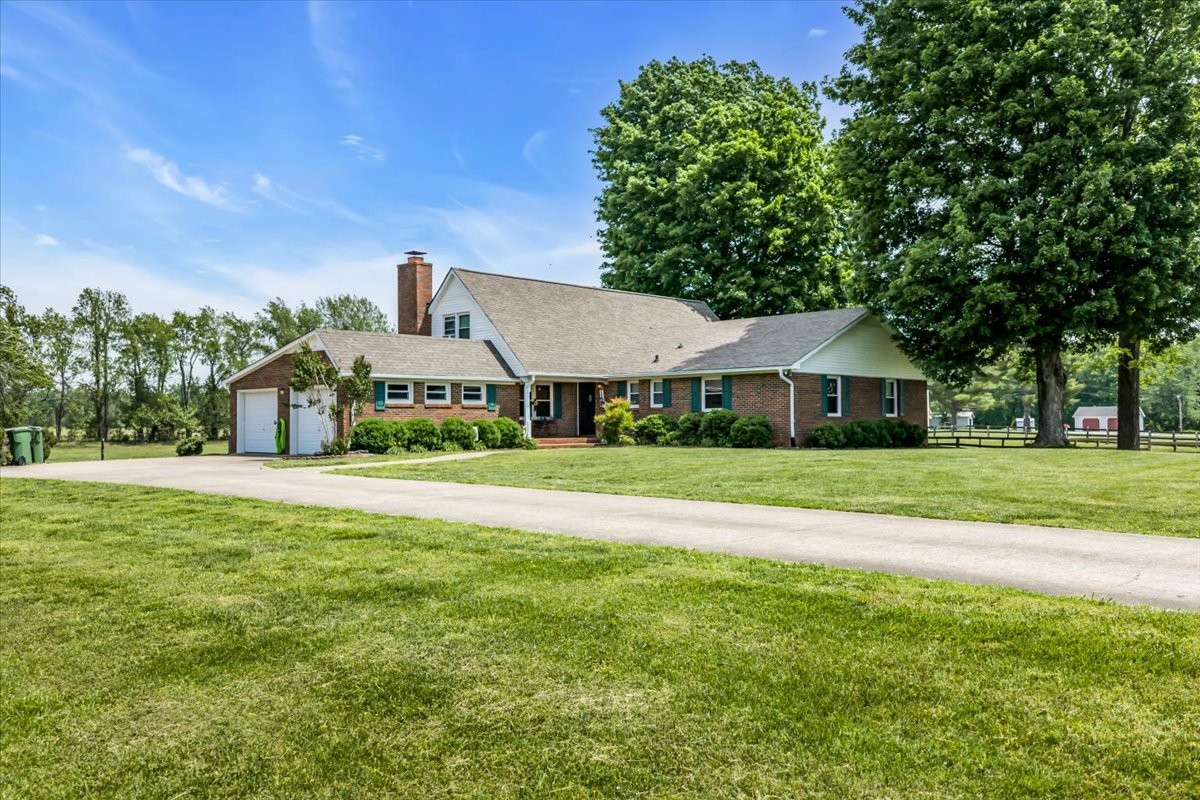 1555 Charles Bell Rd