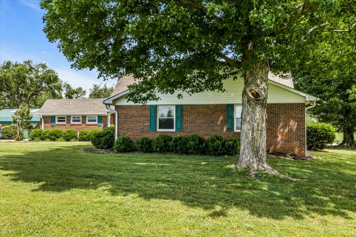 1555 Charles Bell Rd