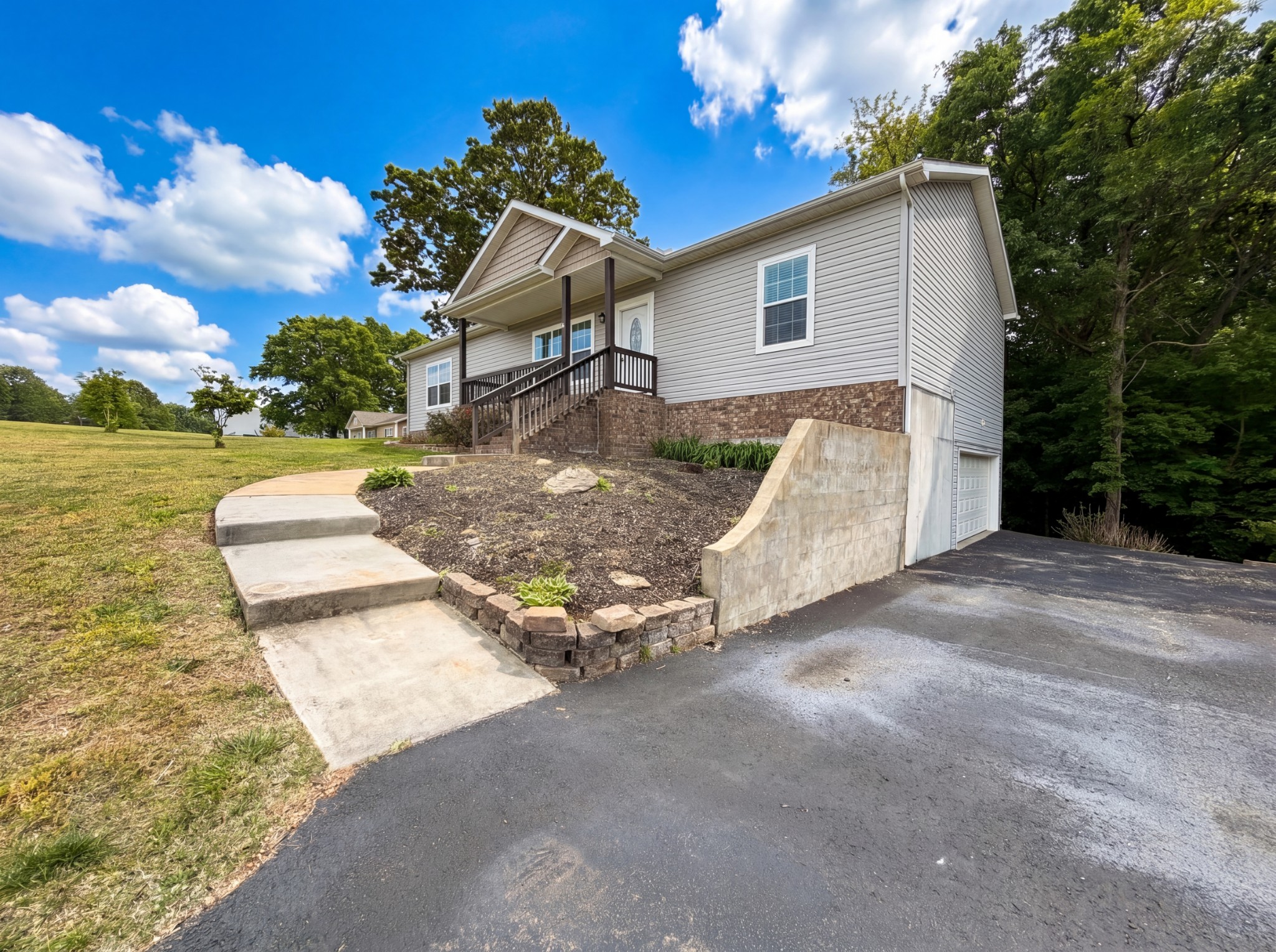 2217 Caleb Dr