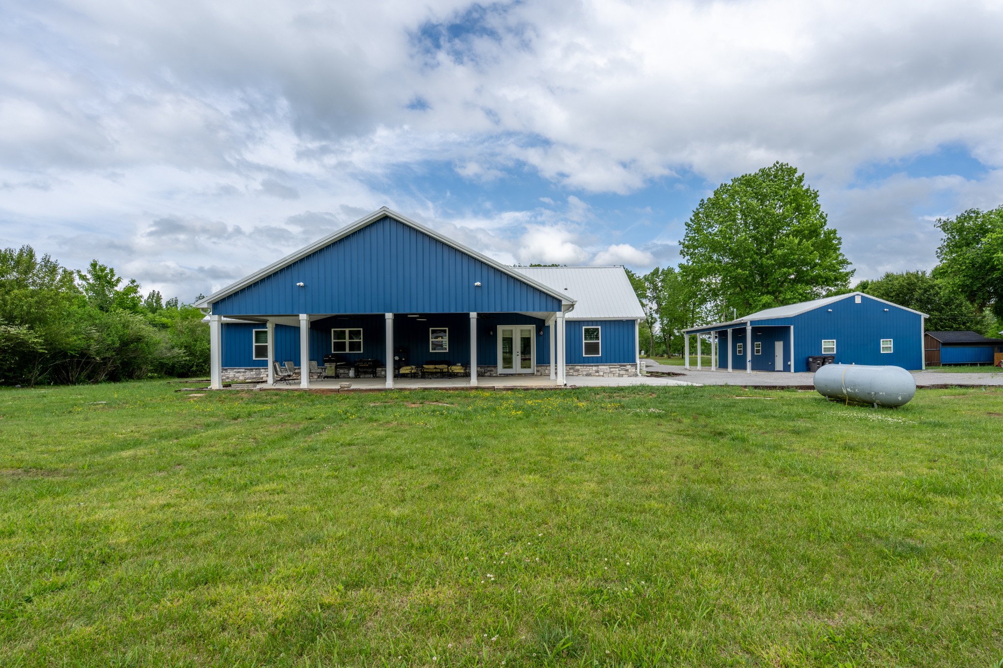 1801 Twin Caves Dr