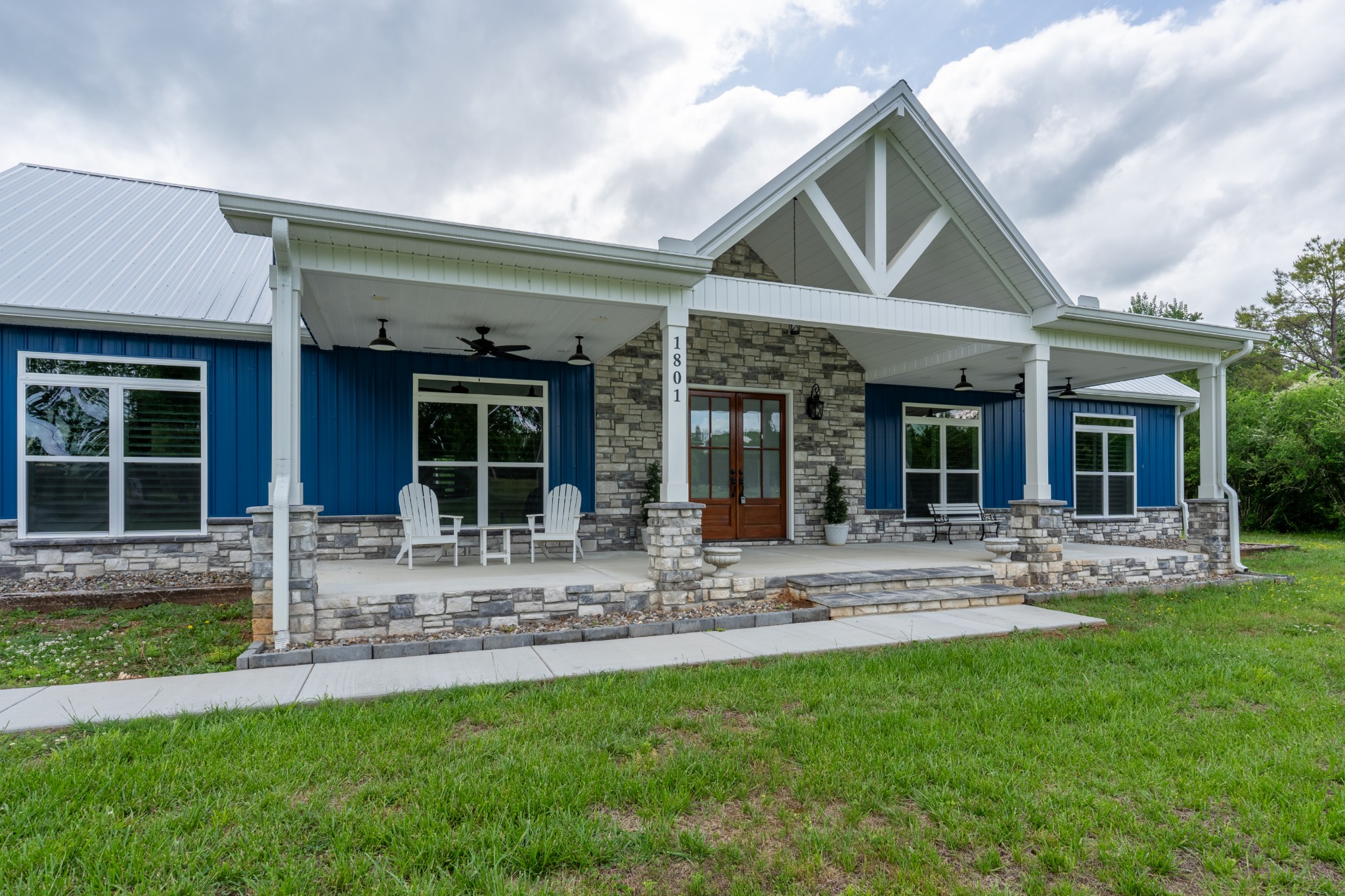 1801 Twin Caves Dr