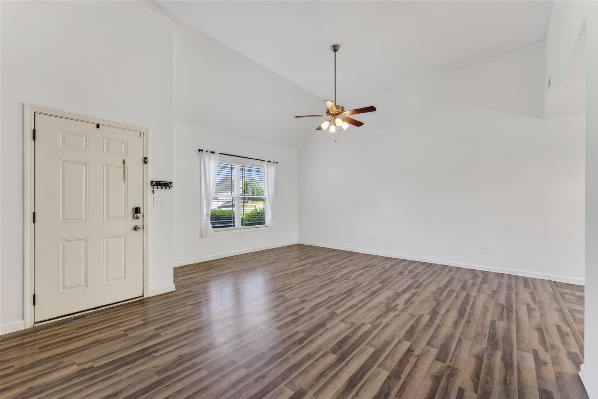 837 Shelton Cir