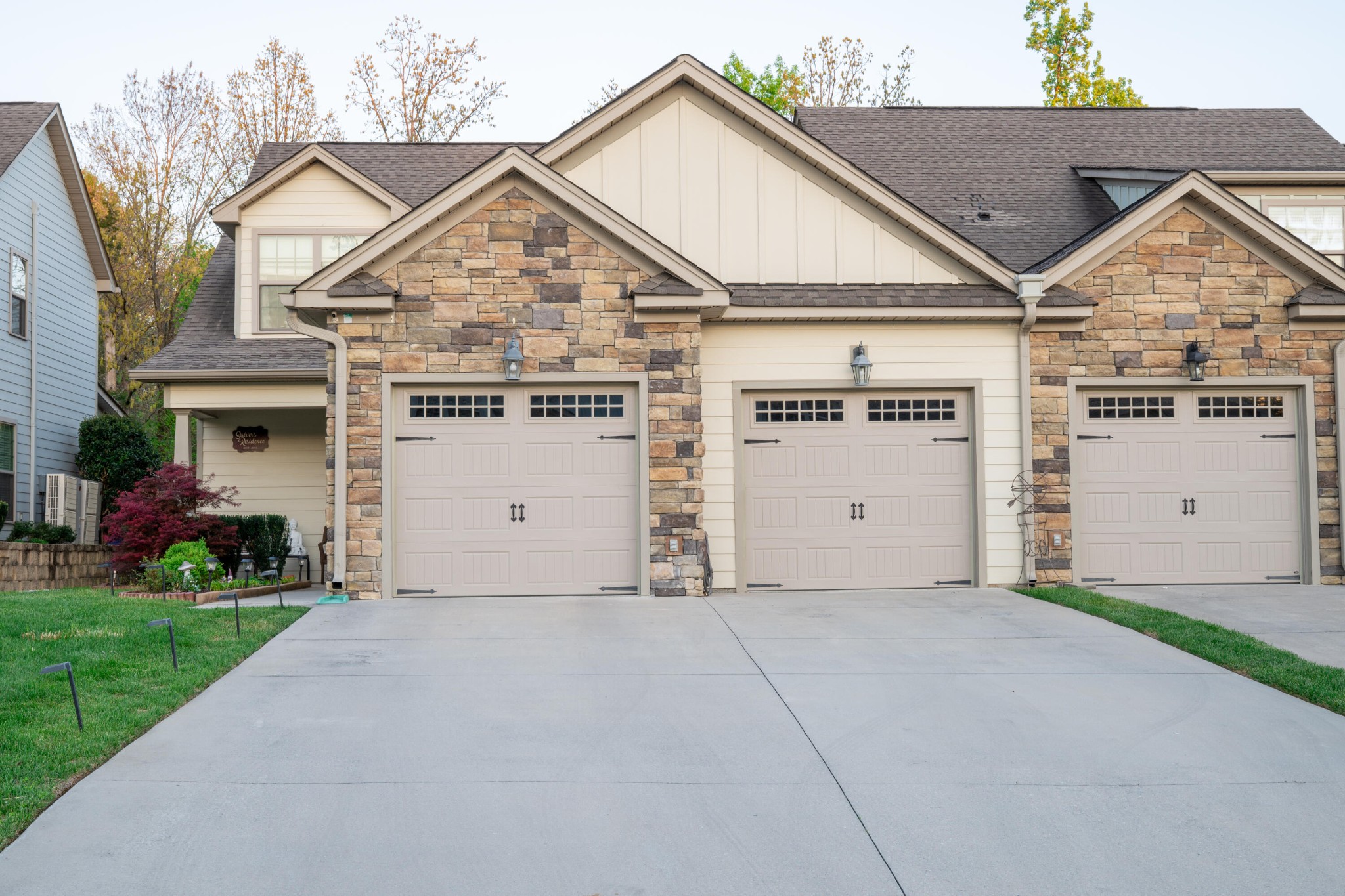 2340 Rivendell Lane
