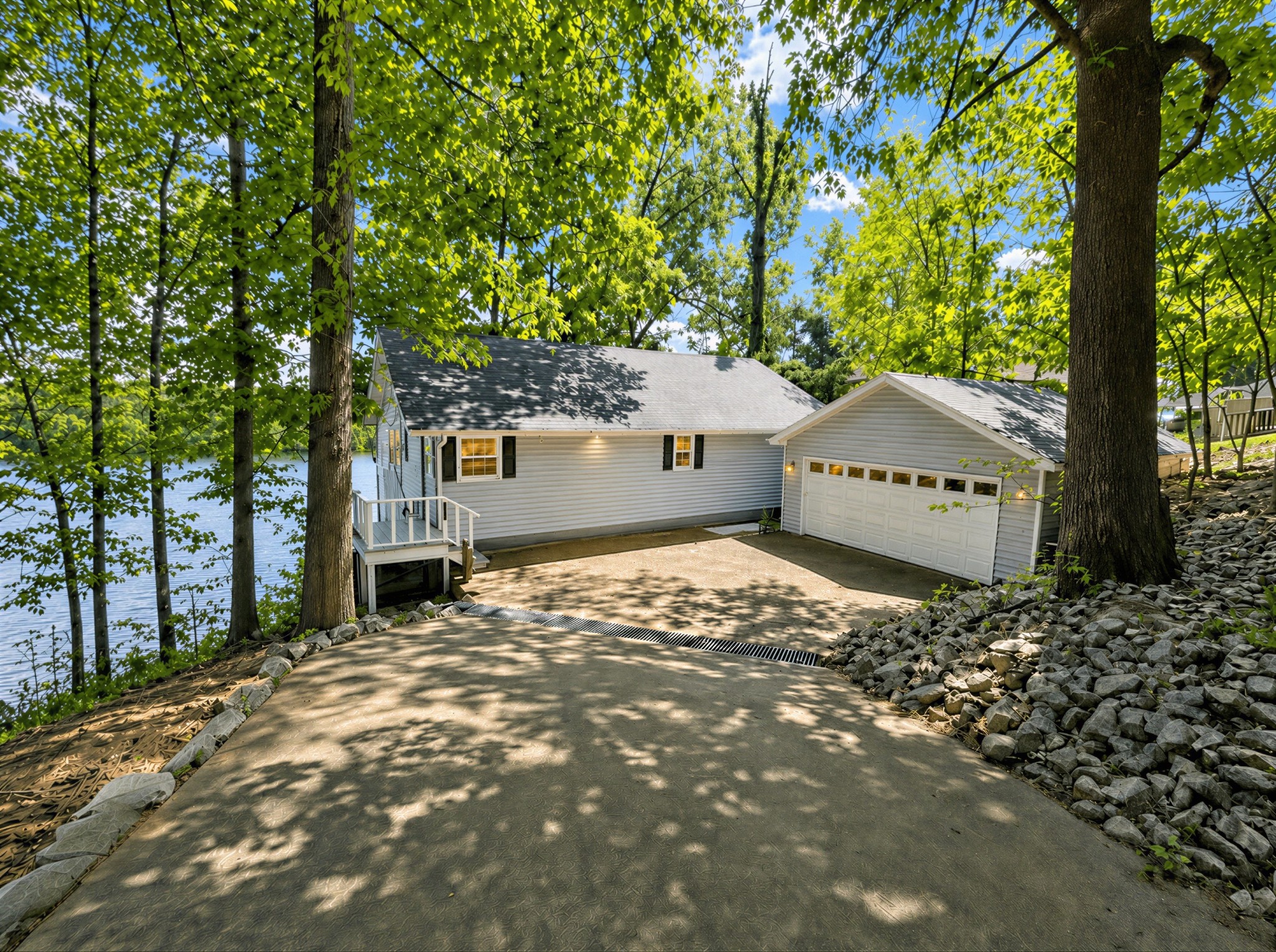 537 Algonquin Rd
