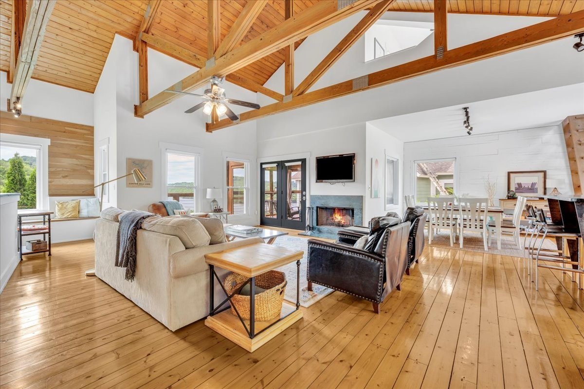 105 Sandgate Ct