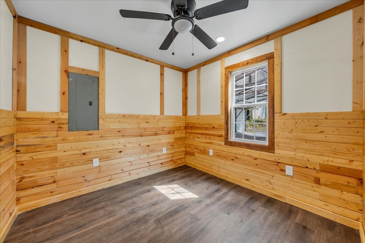 341 Cooper Ln