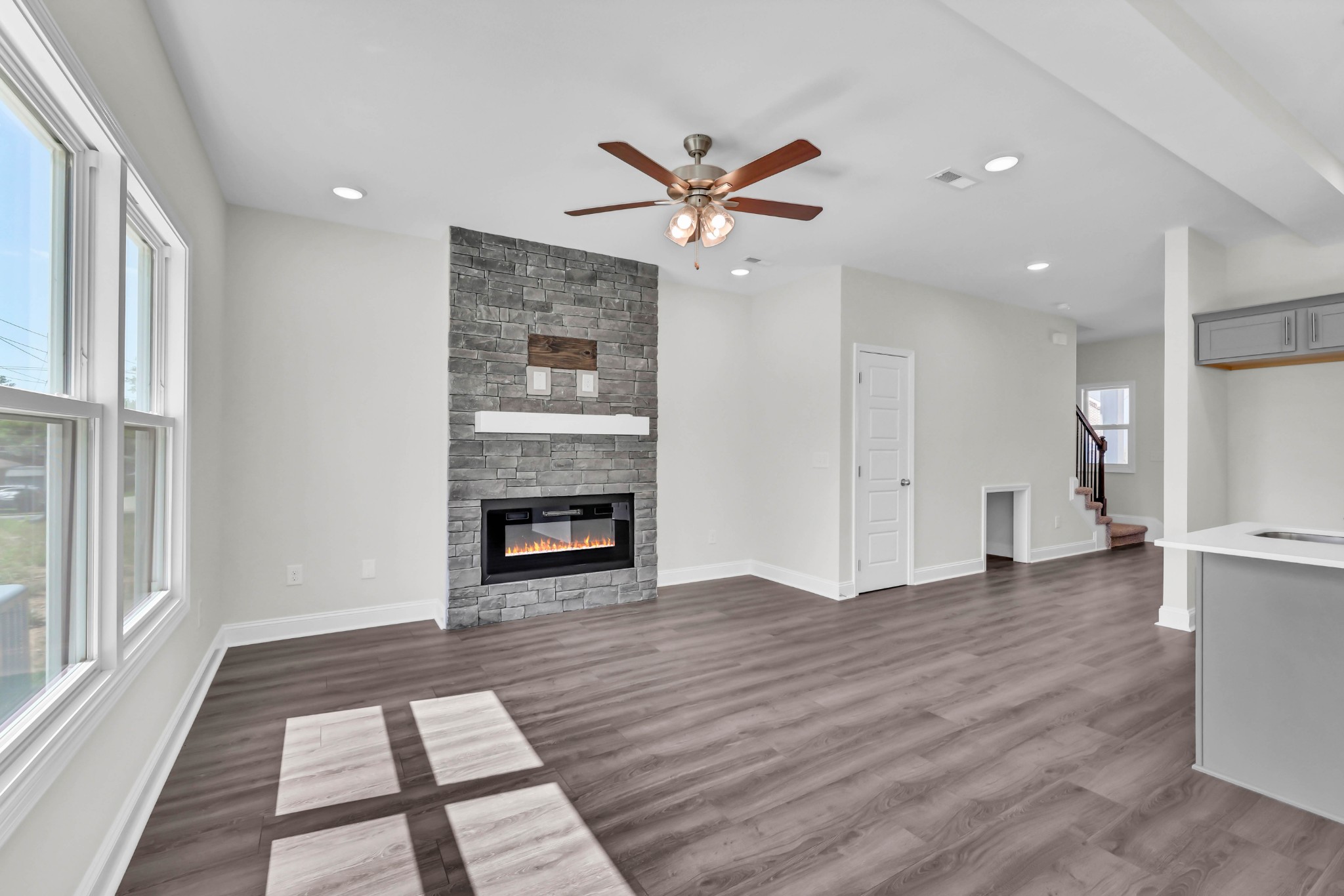 551 Charleston Cove Way