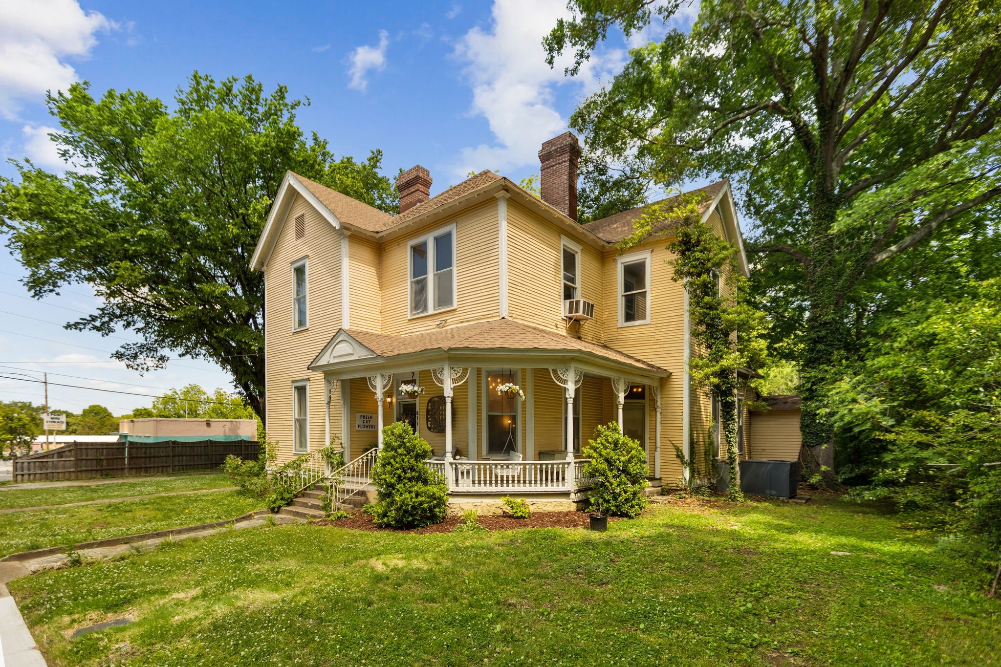 617 Mulberry Ave