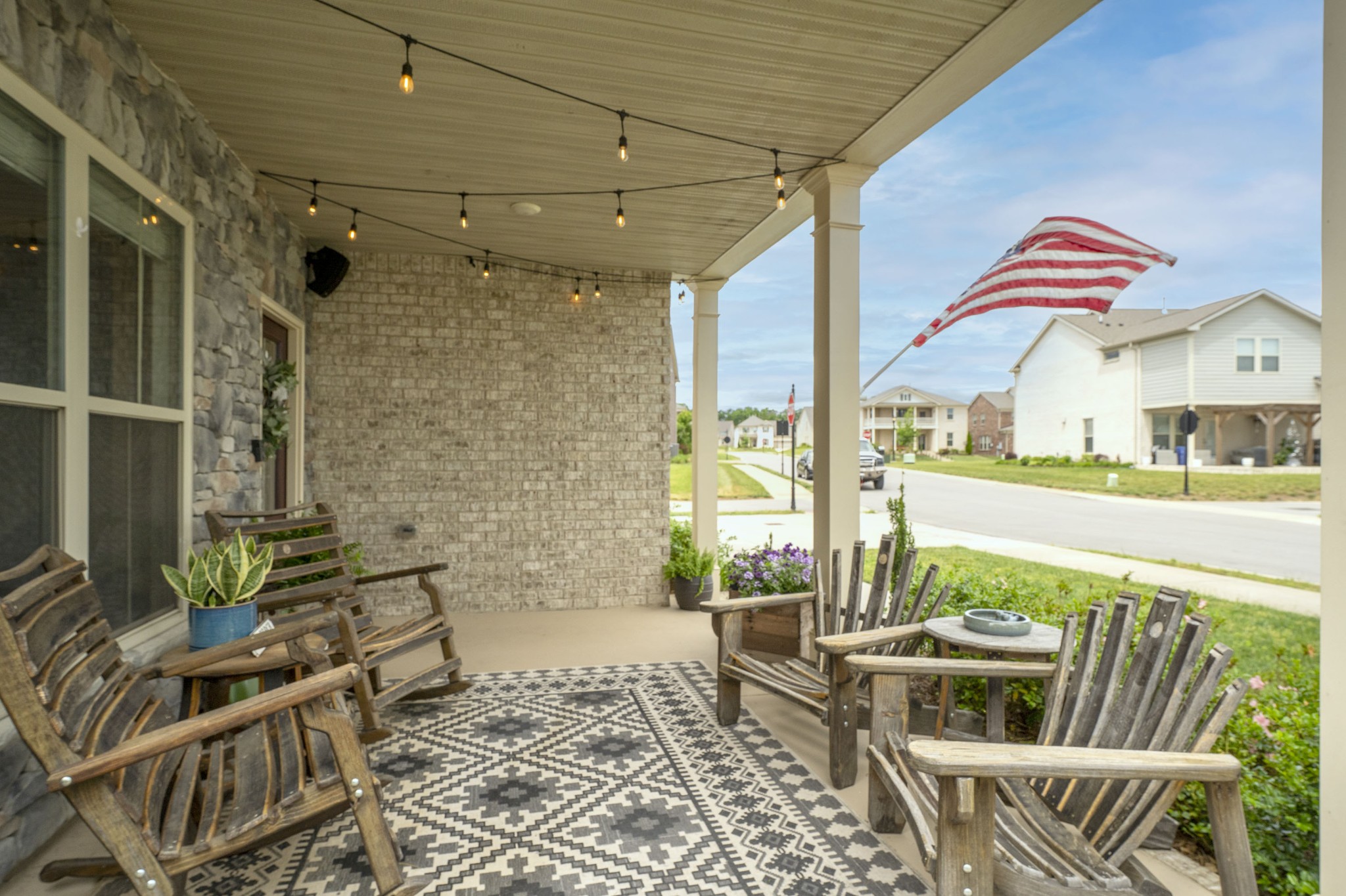 806 Chalkstone Ln