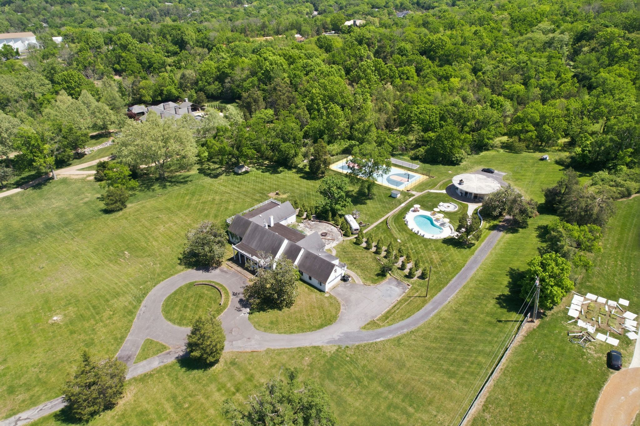 5840 Hillsboro Pike