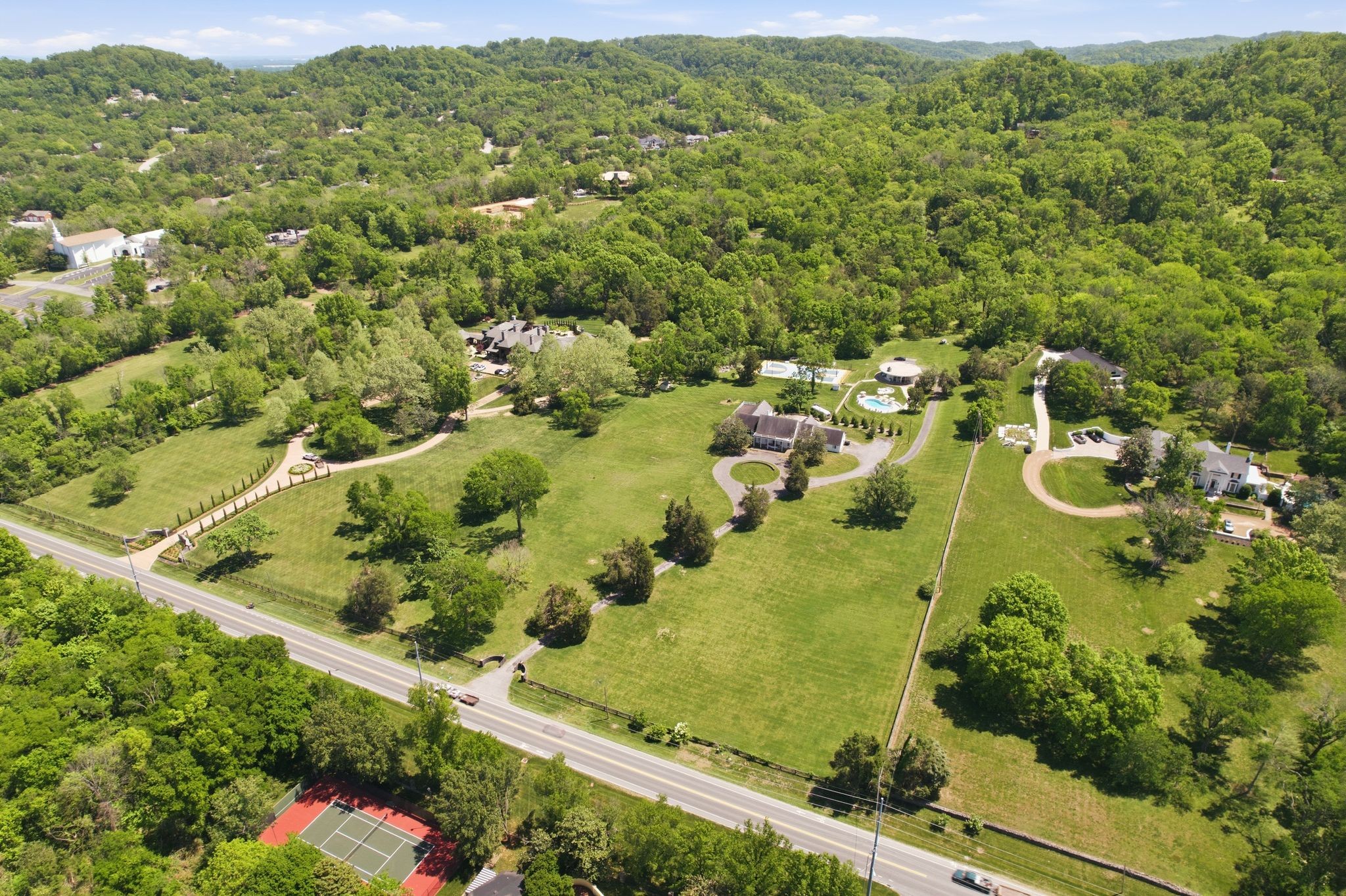 5840 Hillsboro Pike