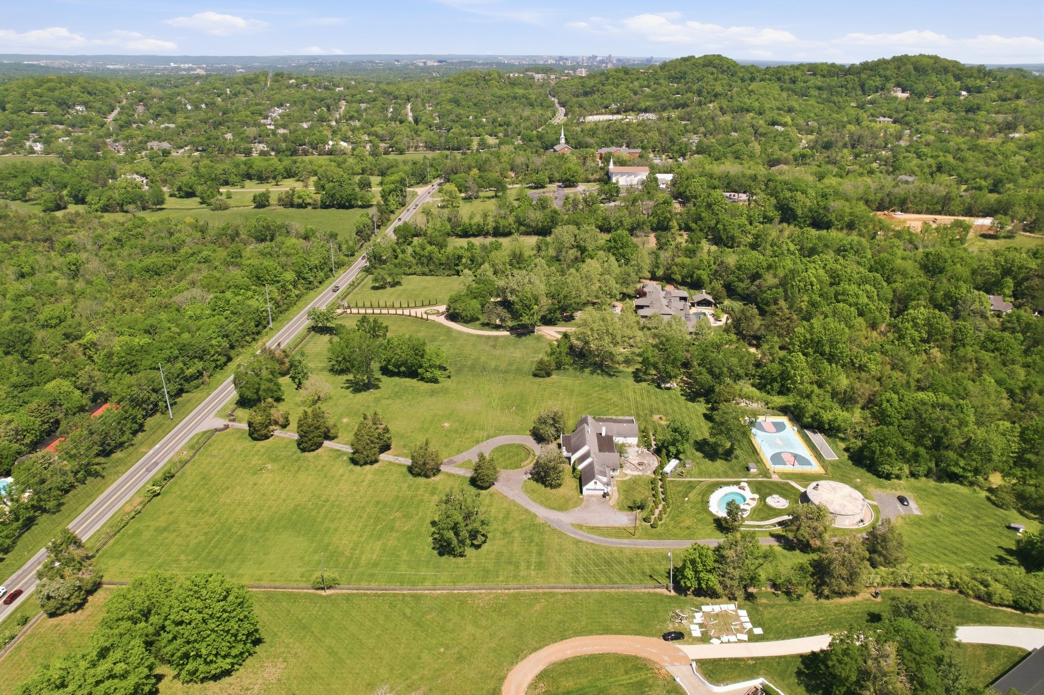 5840 Hillsboro Pike