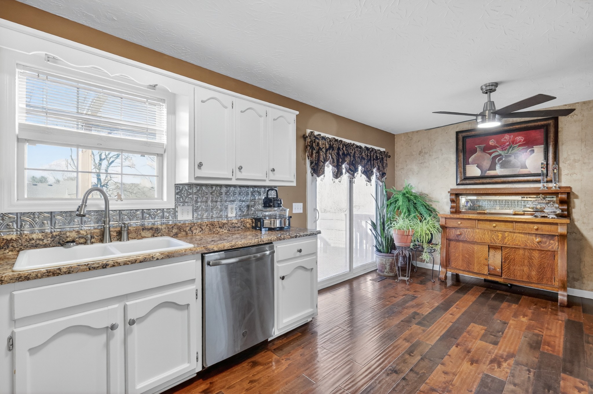 105 Hunterwood Dr