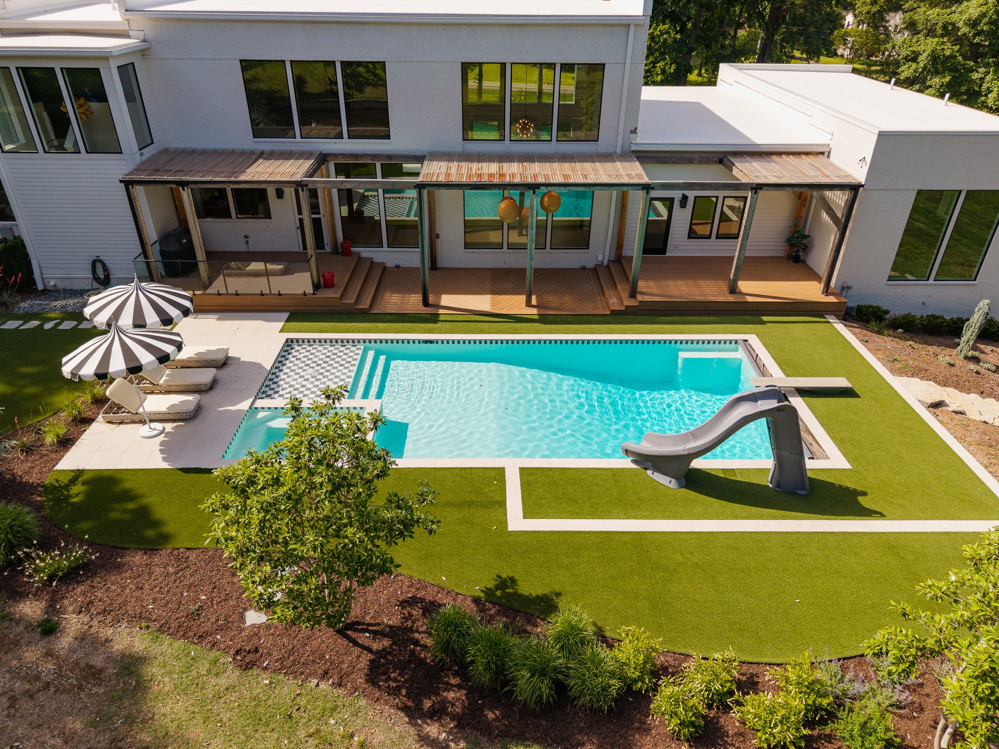 4112 Crestridge Dr