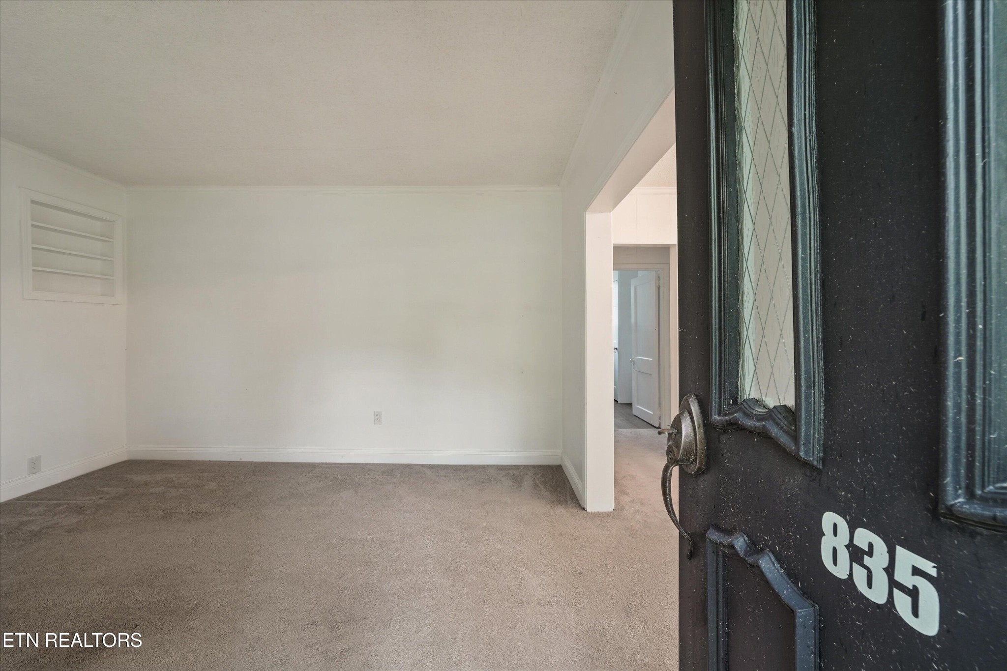 835 E Lincoln Rd