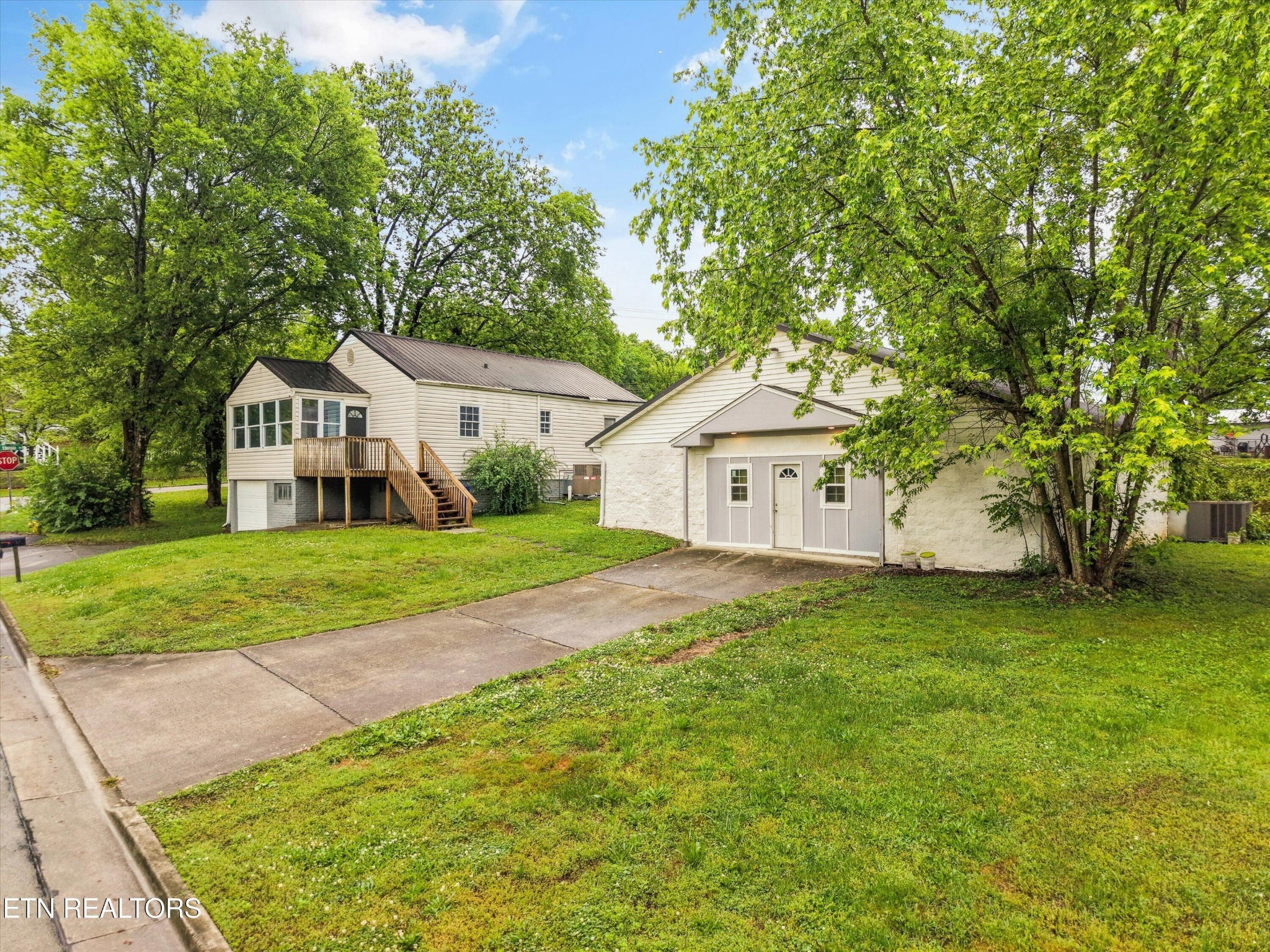 835 E Lincoln Rd