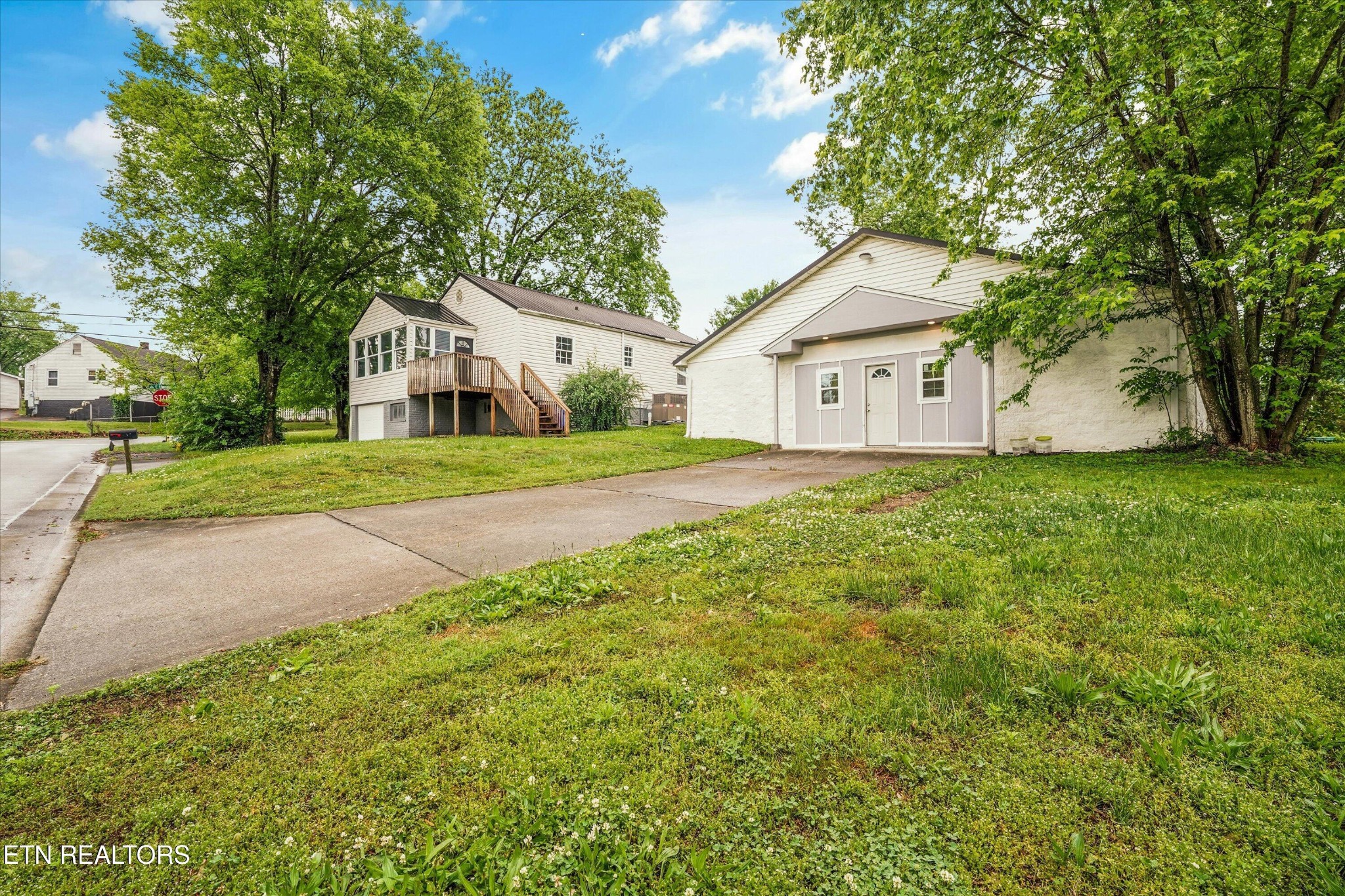 835 E Lincoln Rd