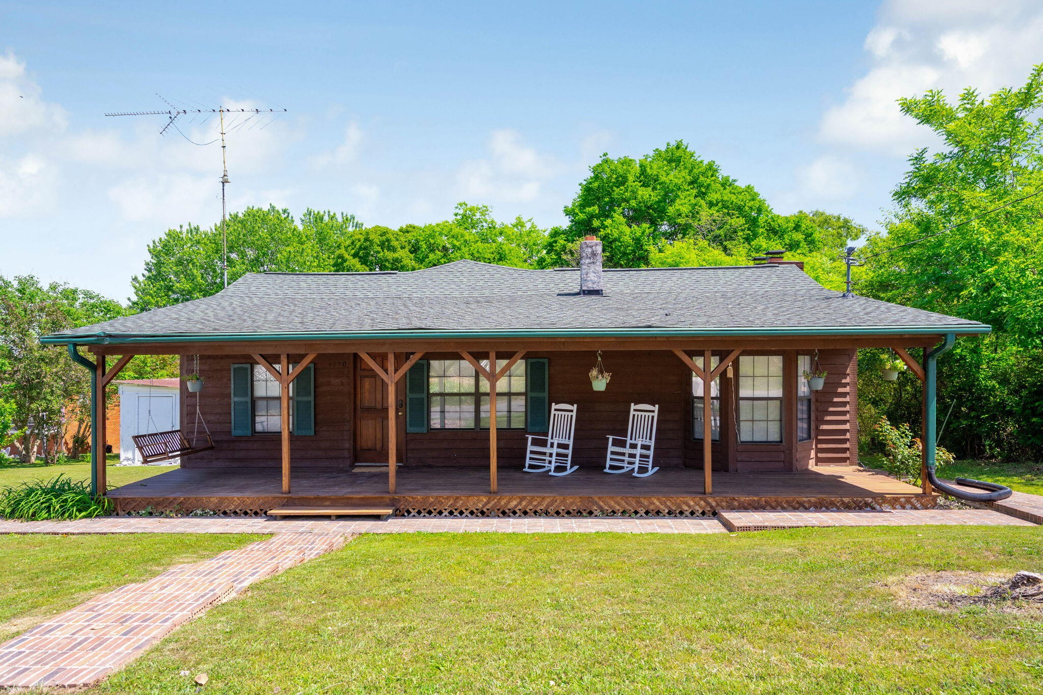 1180 Sunset Trail, NE
