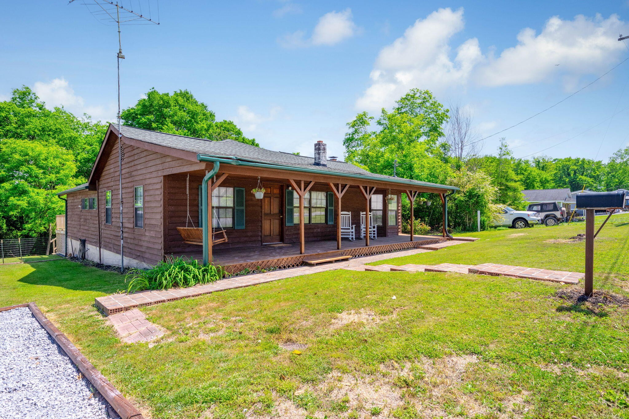 1180 Sunset Trail, NE