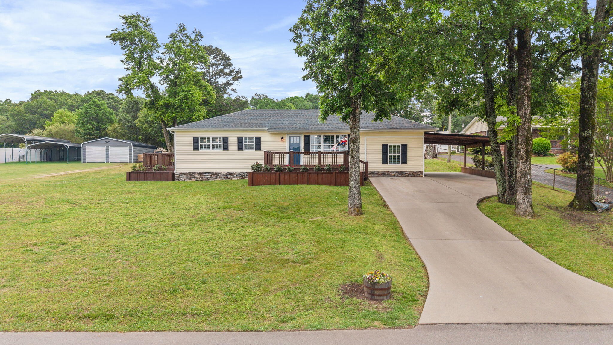 2213 Northeast Road, SE