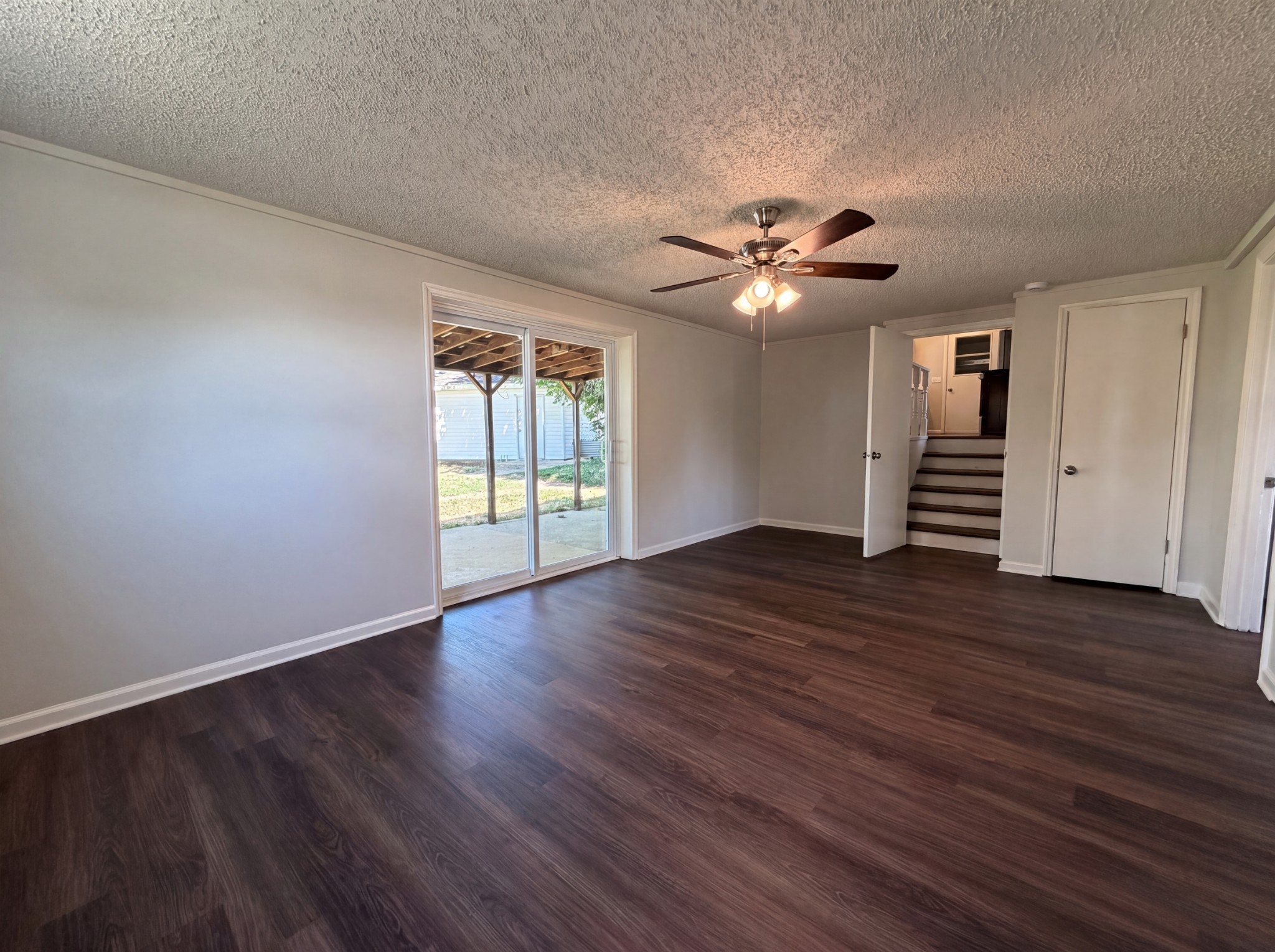 105 Ivy Dr