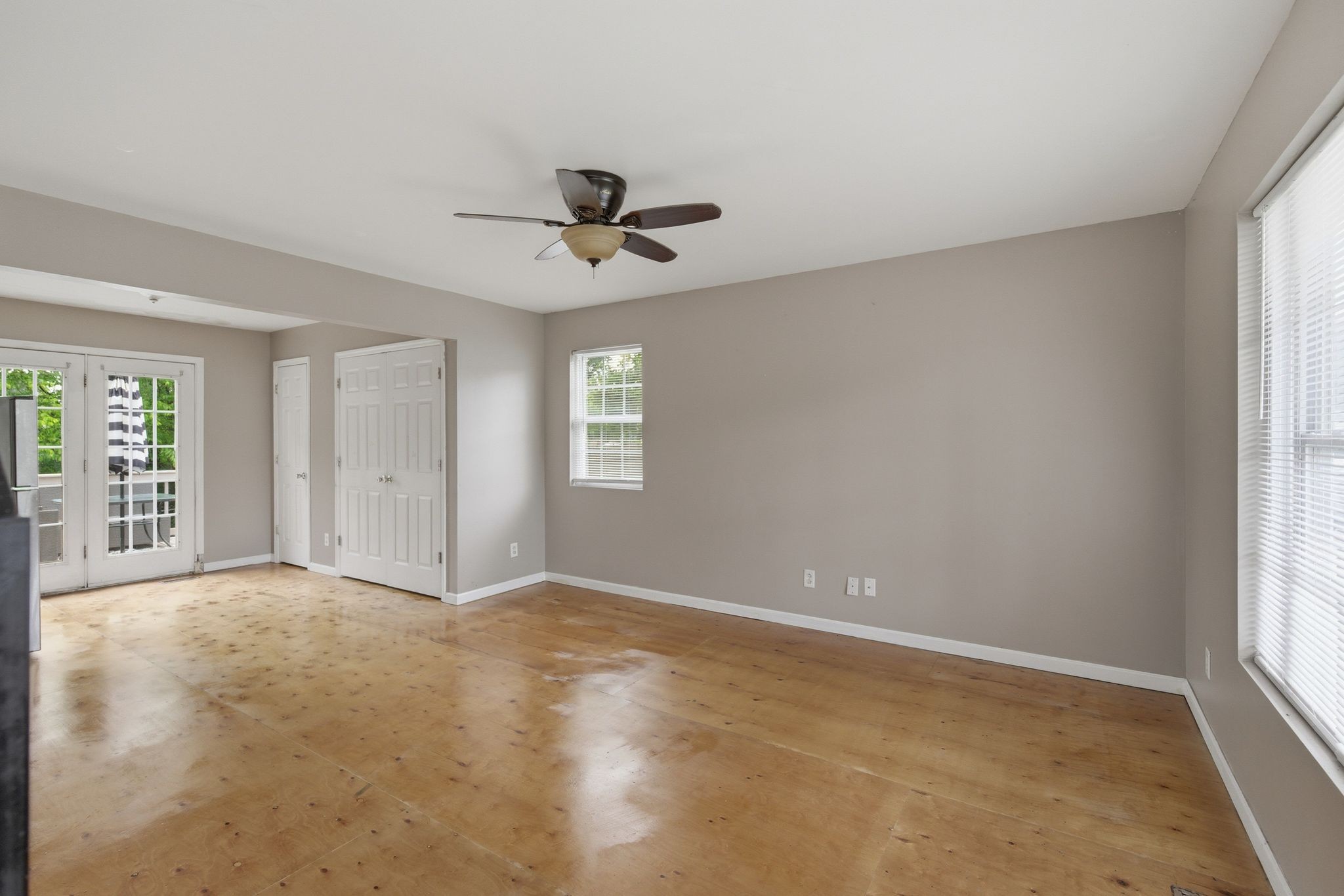 3329 Moorewood Dr