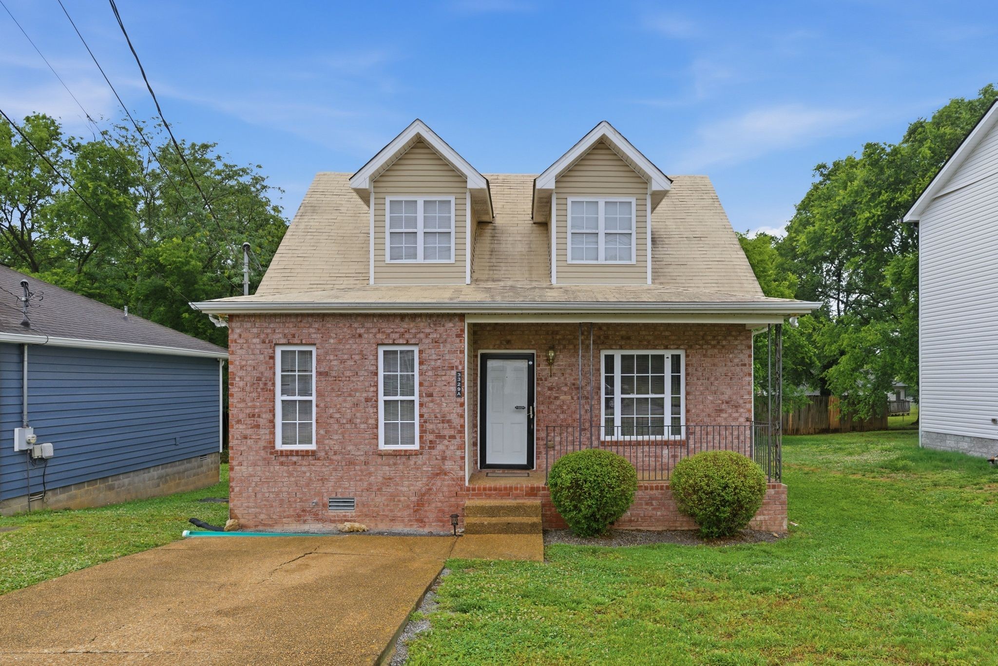 3329 Moorewood Dr