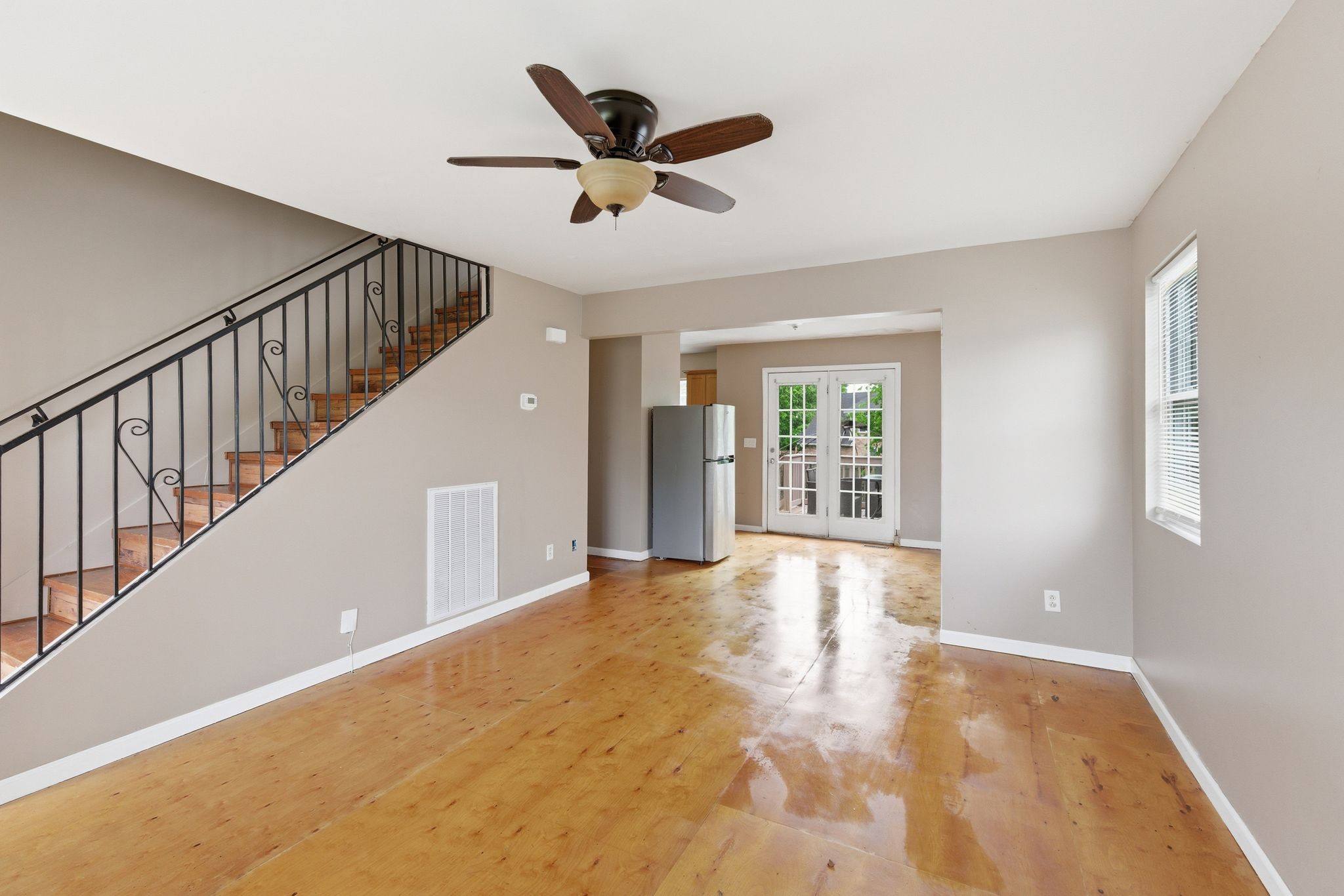 3329 Moorewood Dr