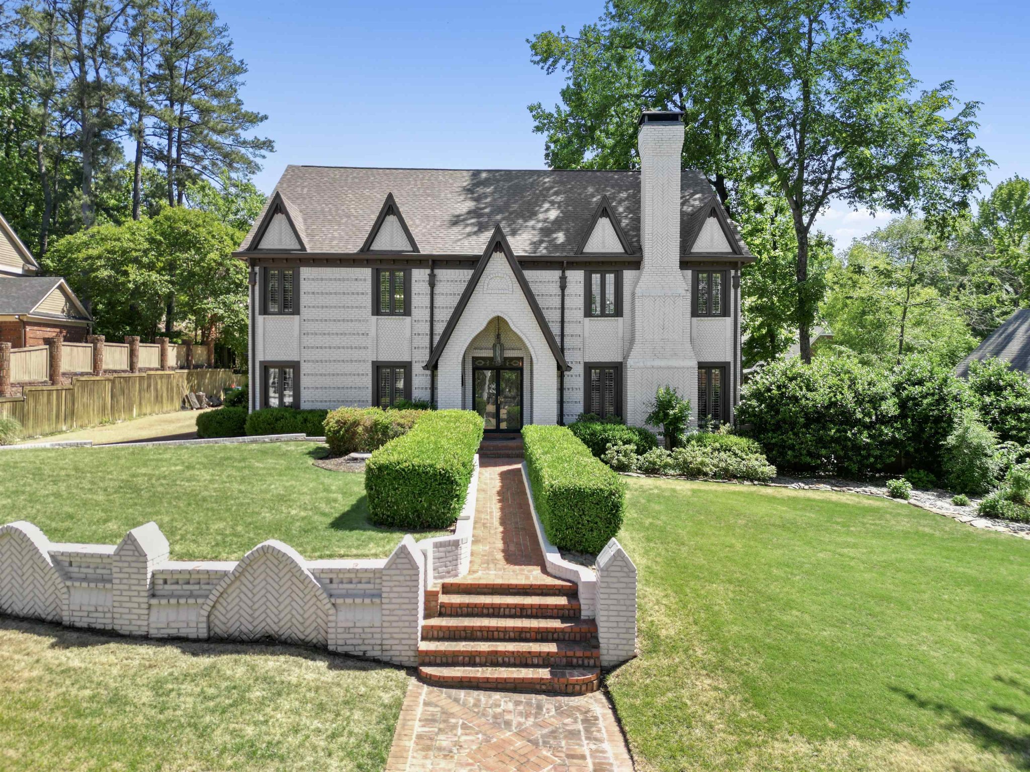 8449 LANSINGWOOD CV