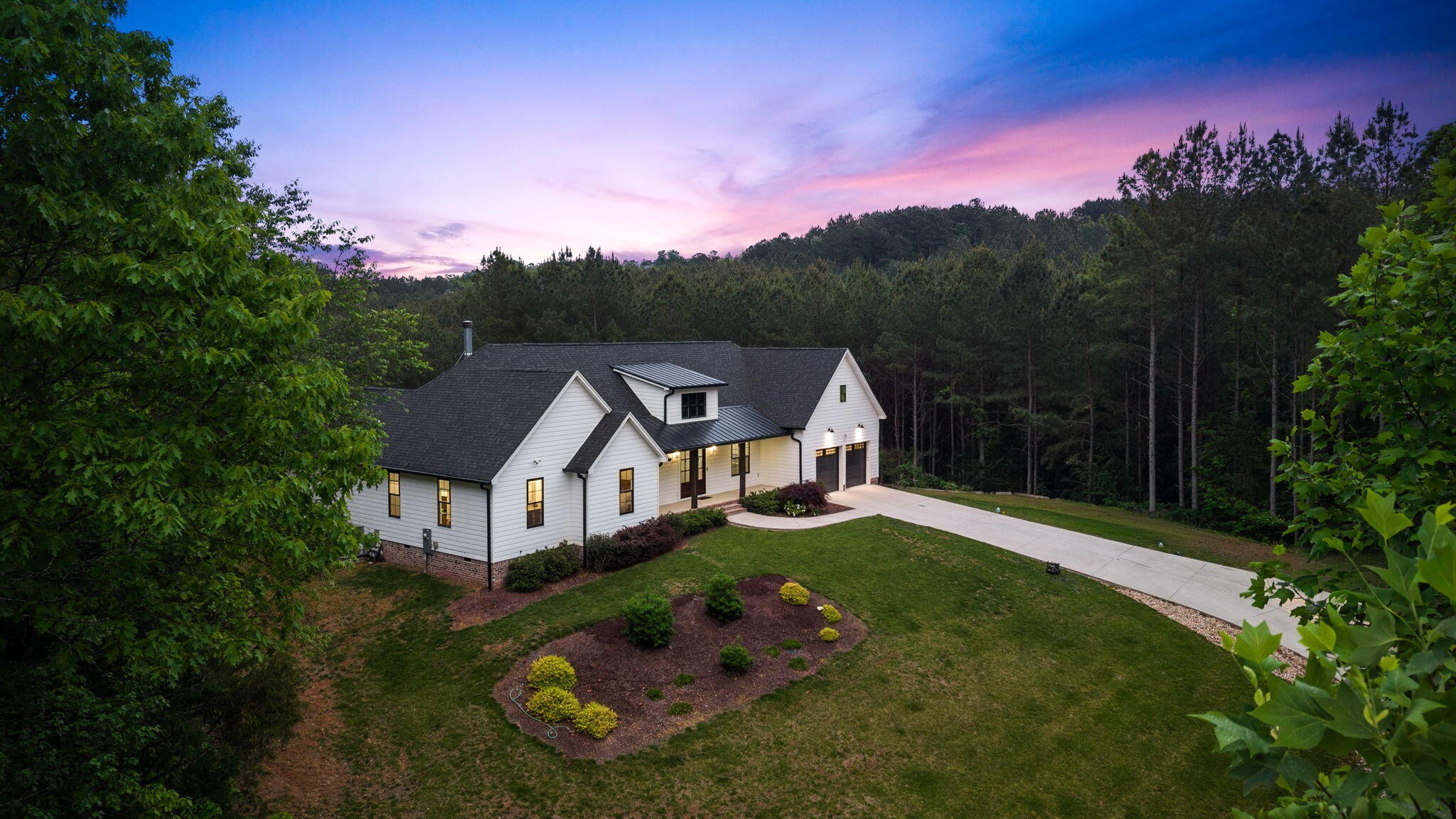 1618 Van Davis Road, NW