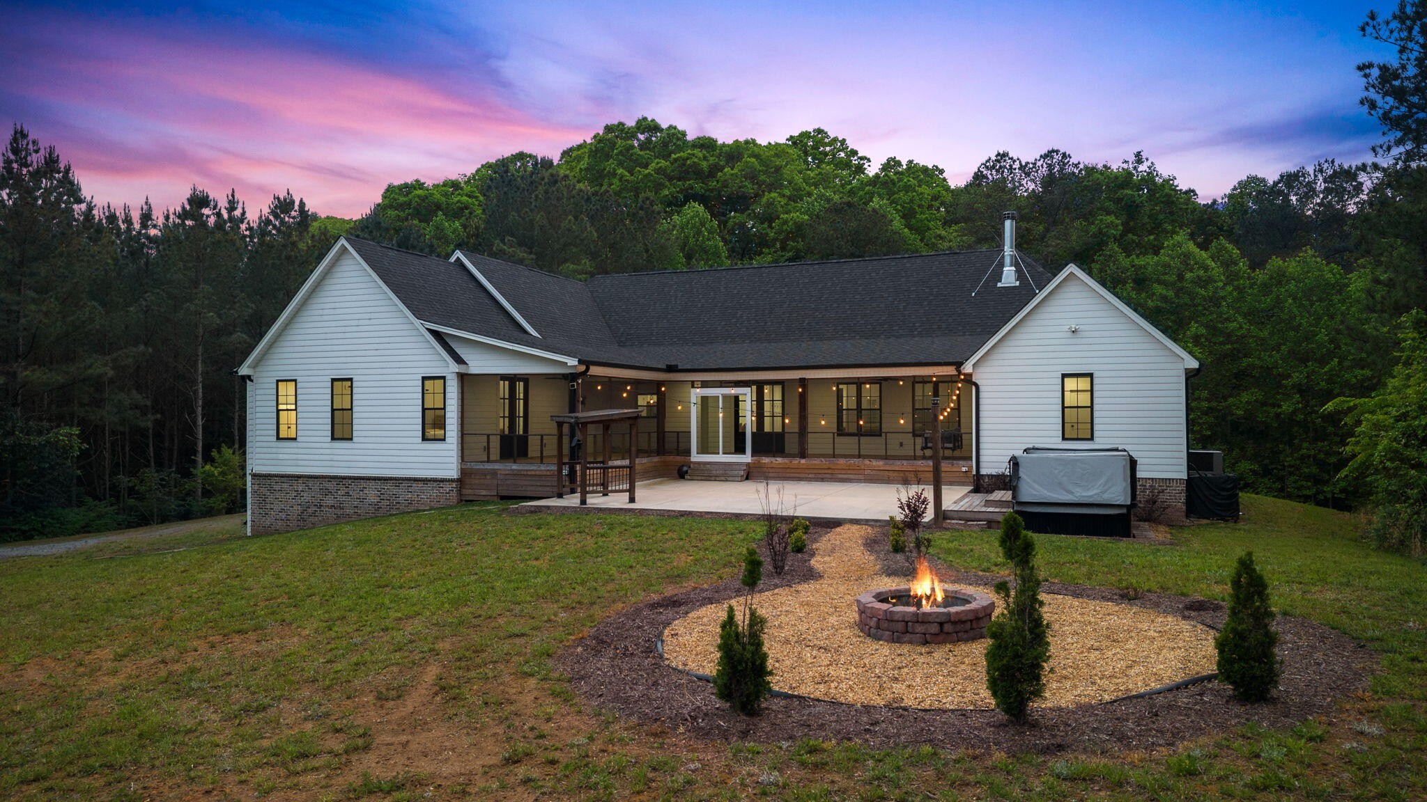 1618 Van Davis Road, NW