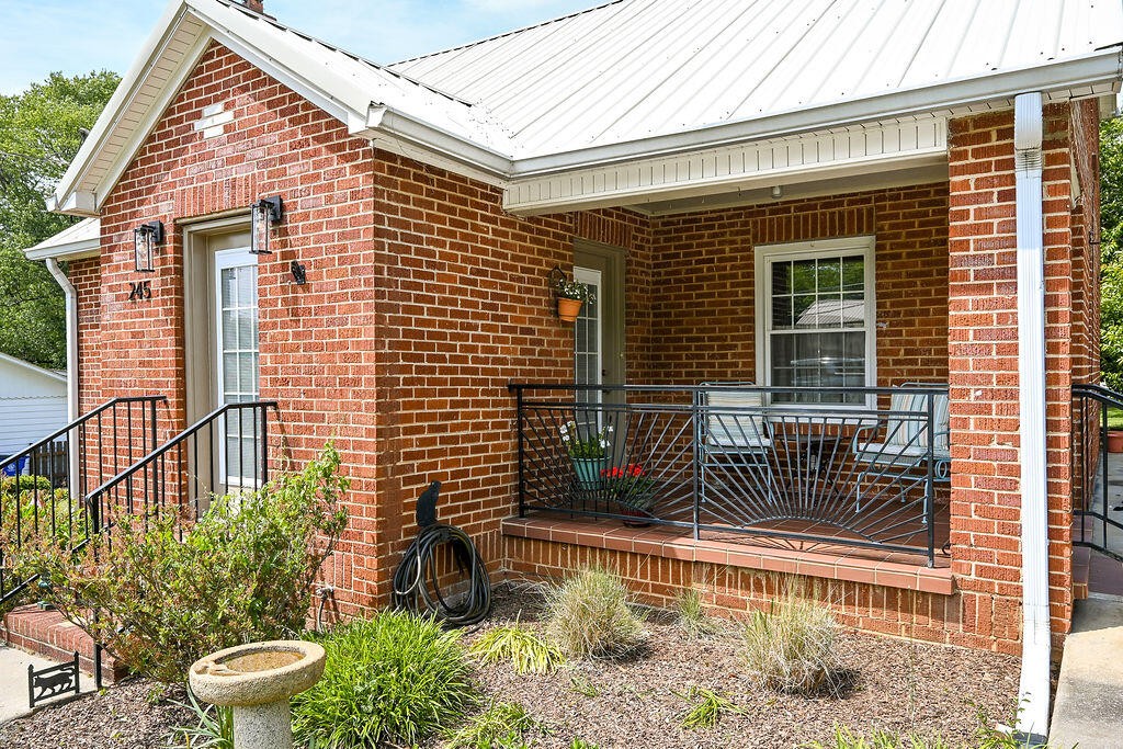 245 Hiwassee Avenue, NE