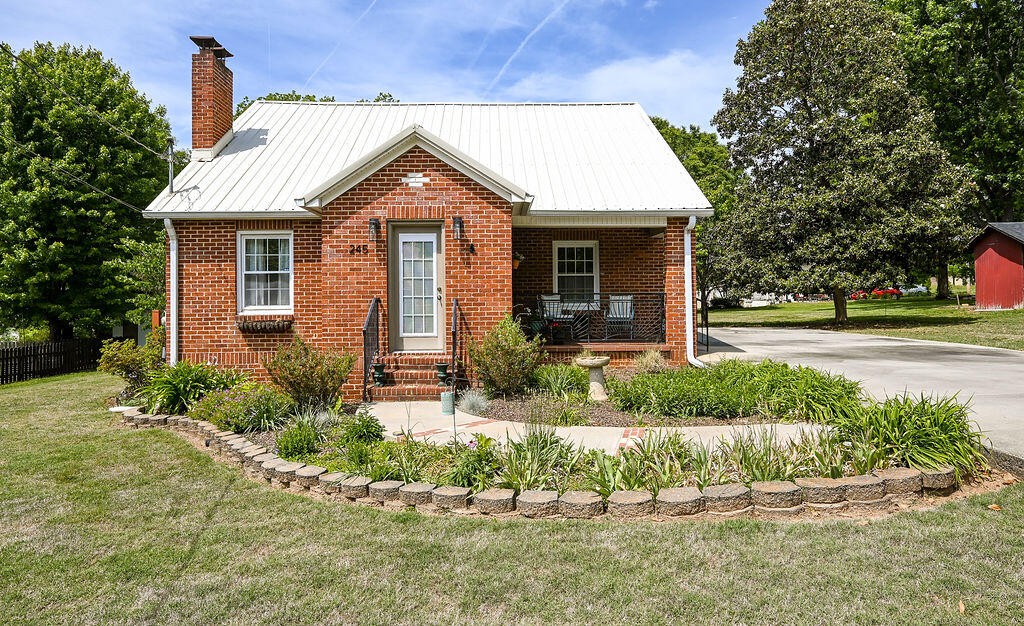 245 Hiwassee Avenue, NE