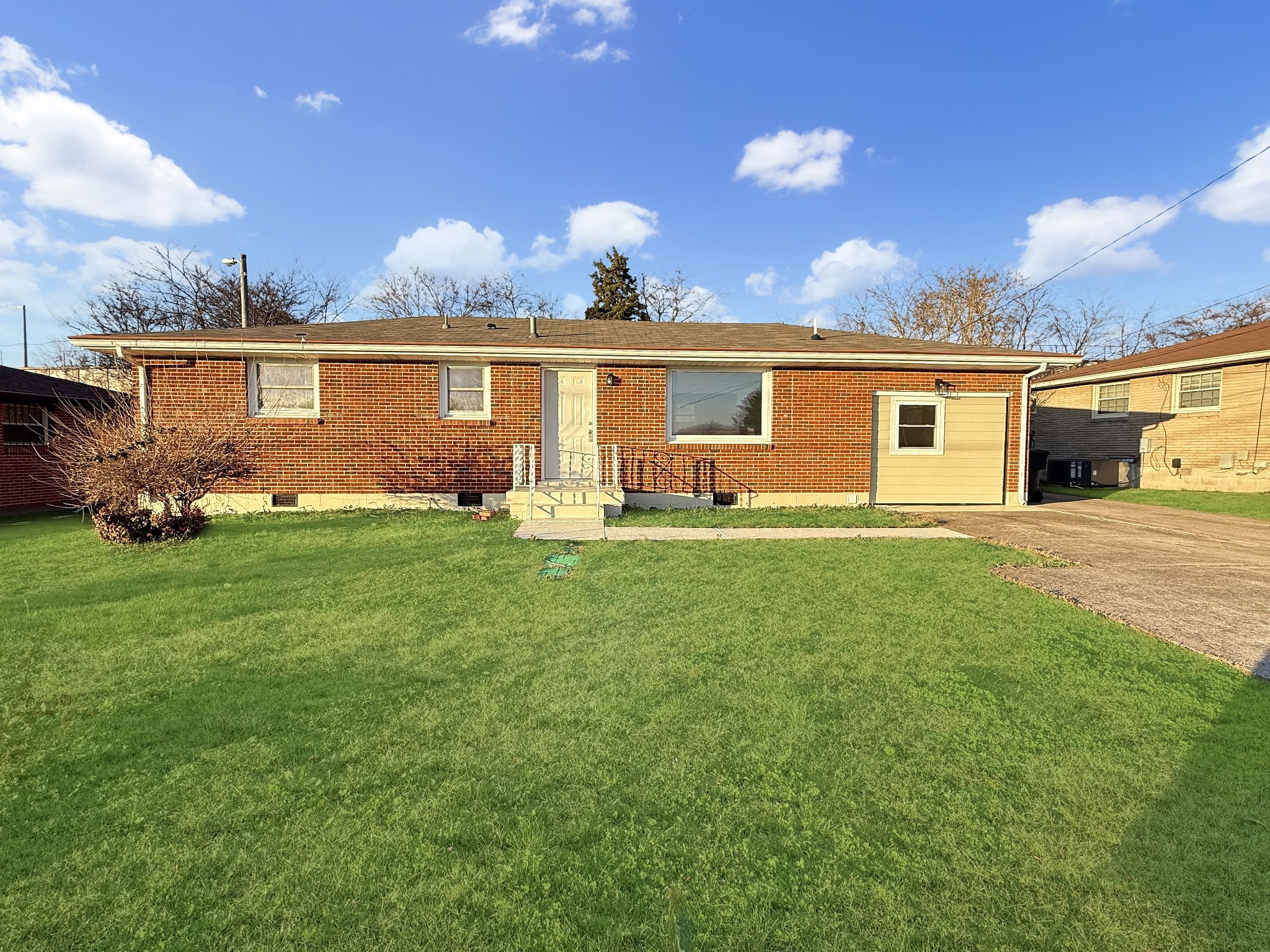3305 Spears Rd