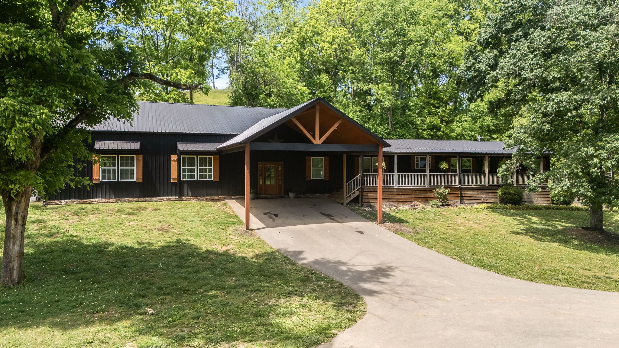 4303 Moore Ln