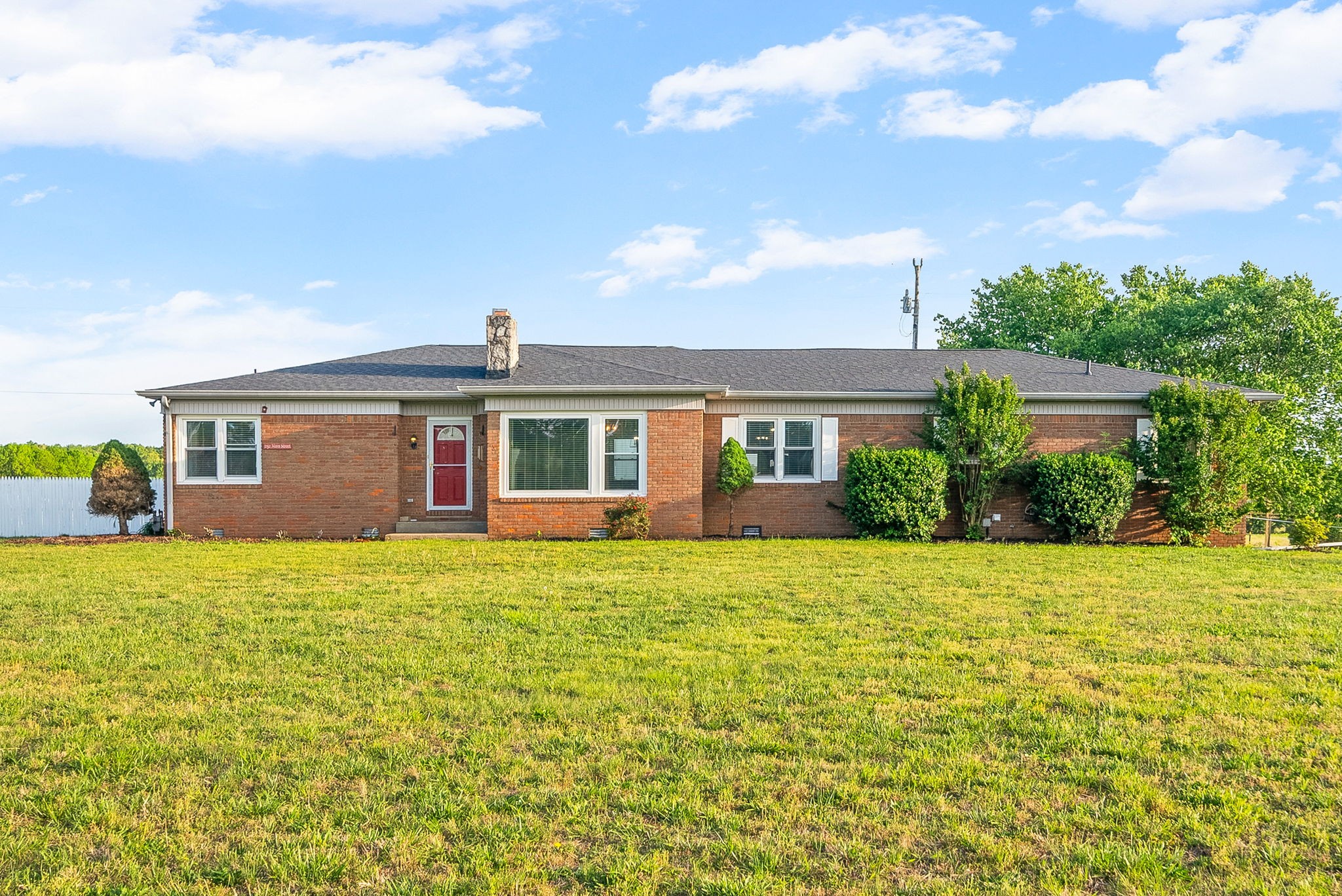 2152 Main St