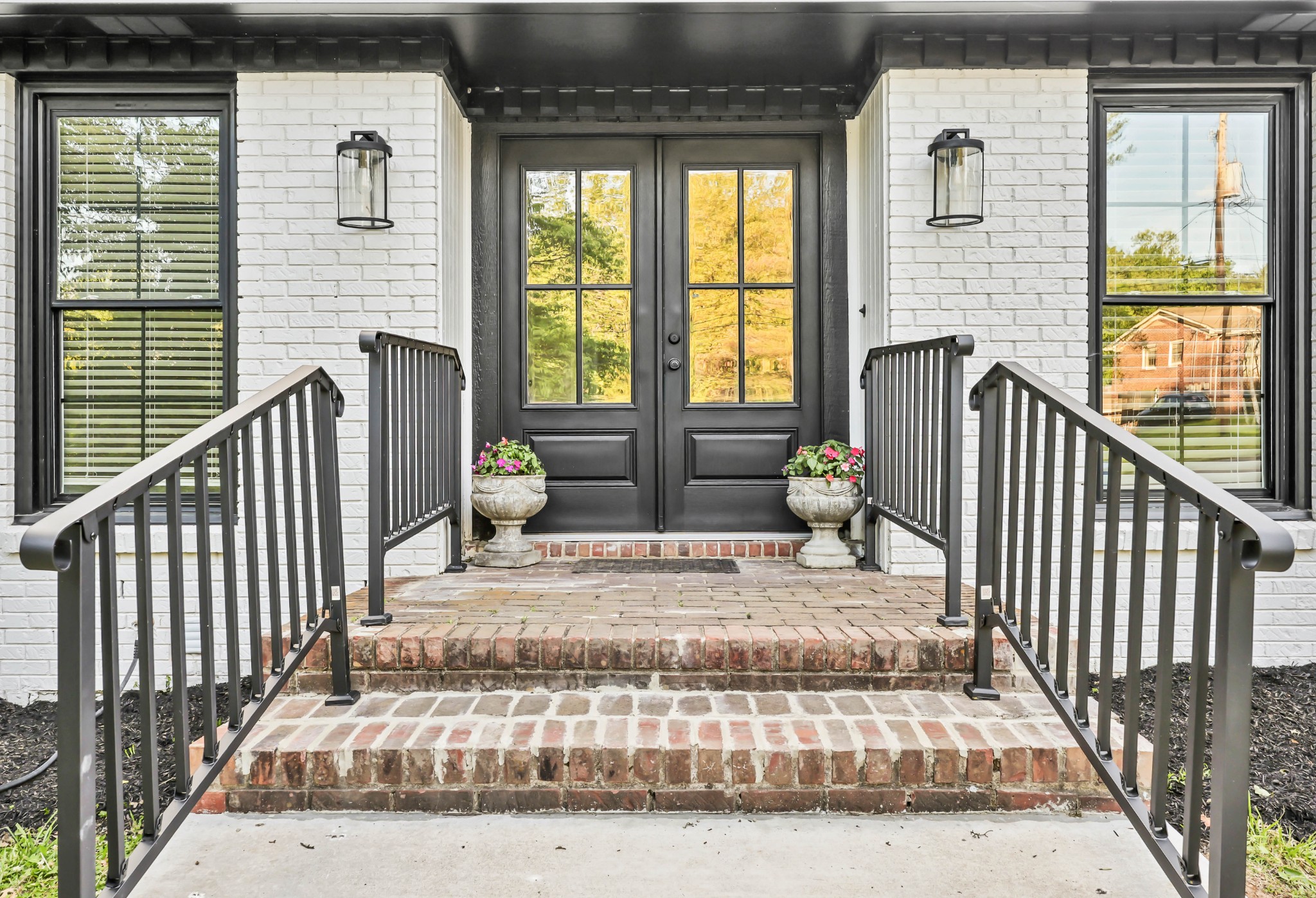 351 Hampshire Dr