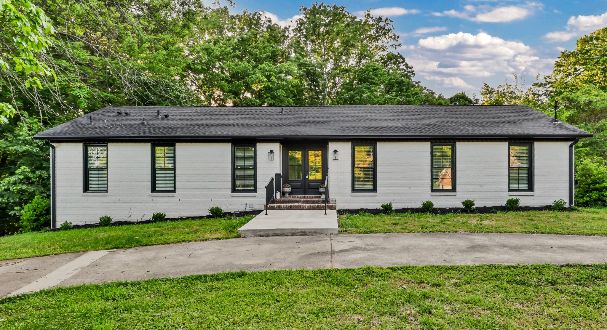 351 Hampshire Dr