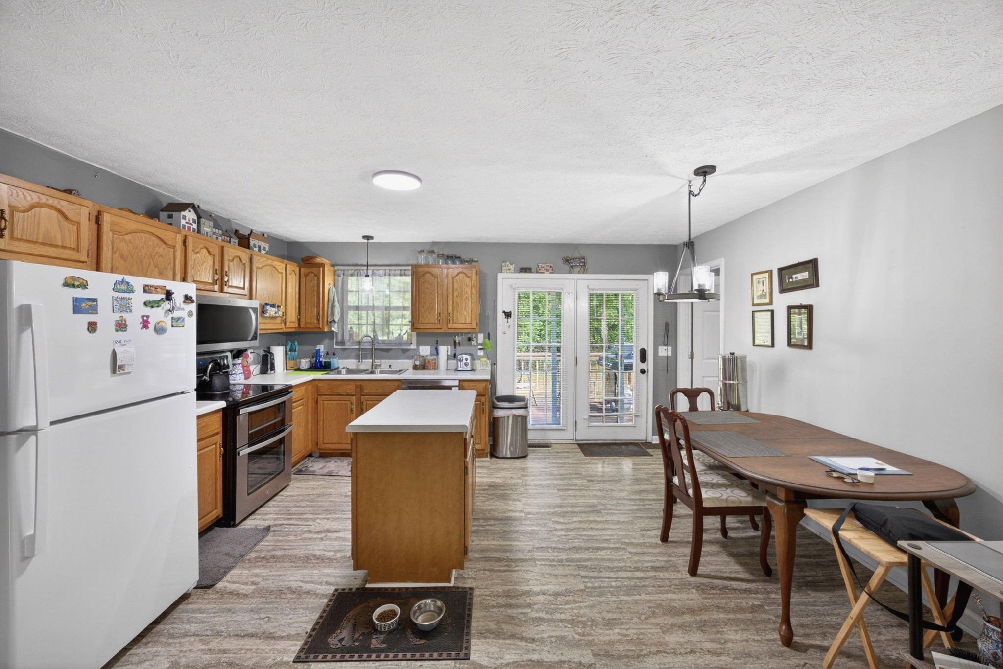 1943 Birch Cir