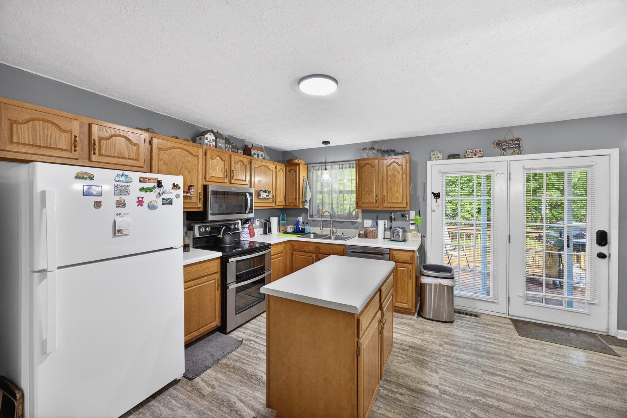 1943 Birch Cir