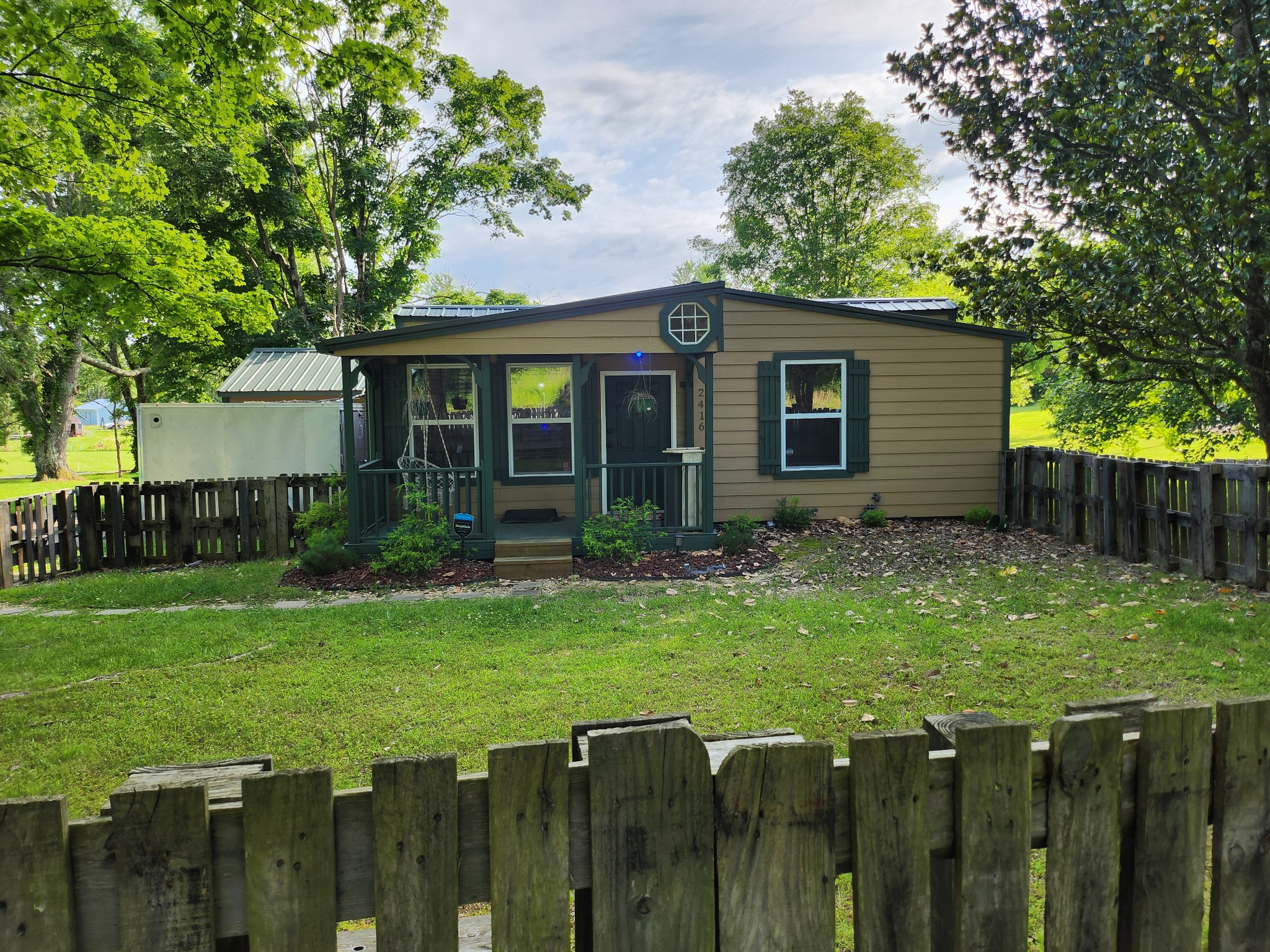 2416 Lee Dr