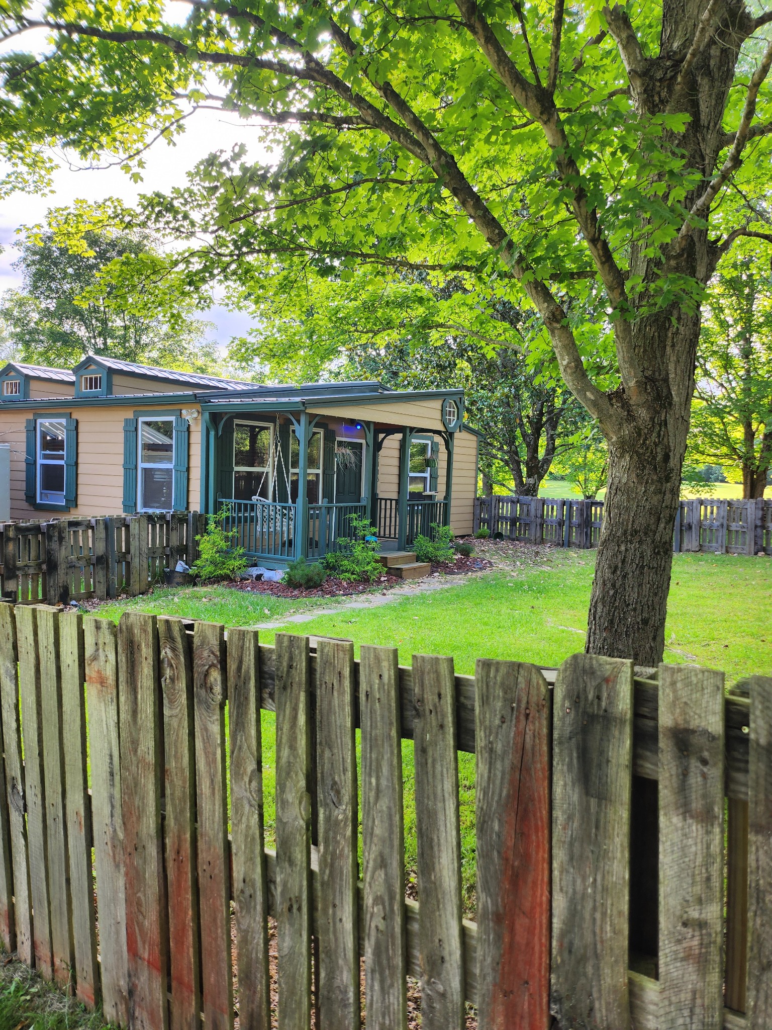 2416 Lee Dr
