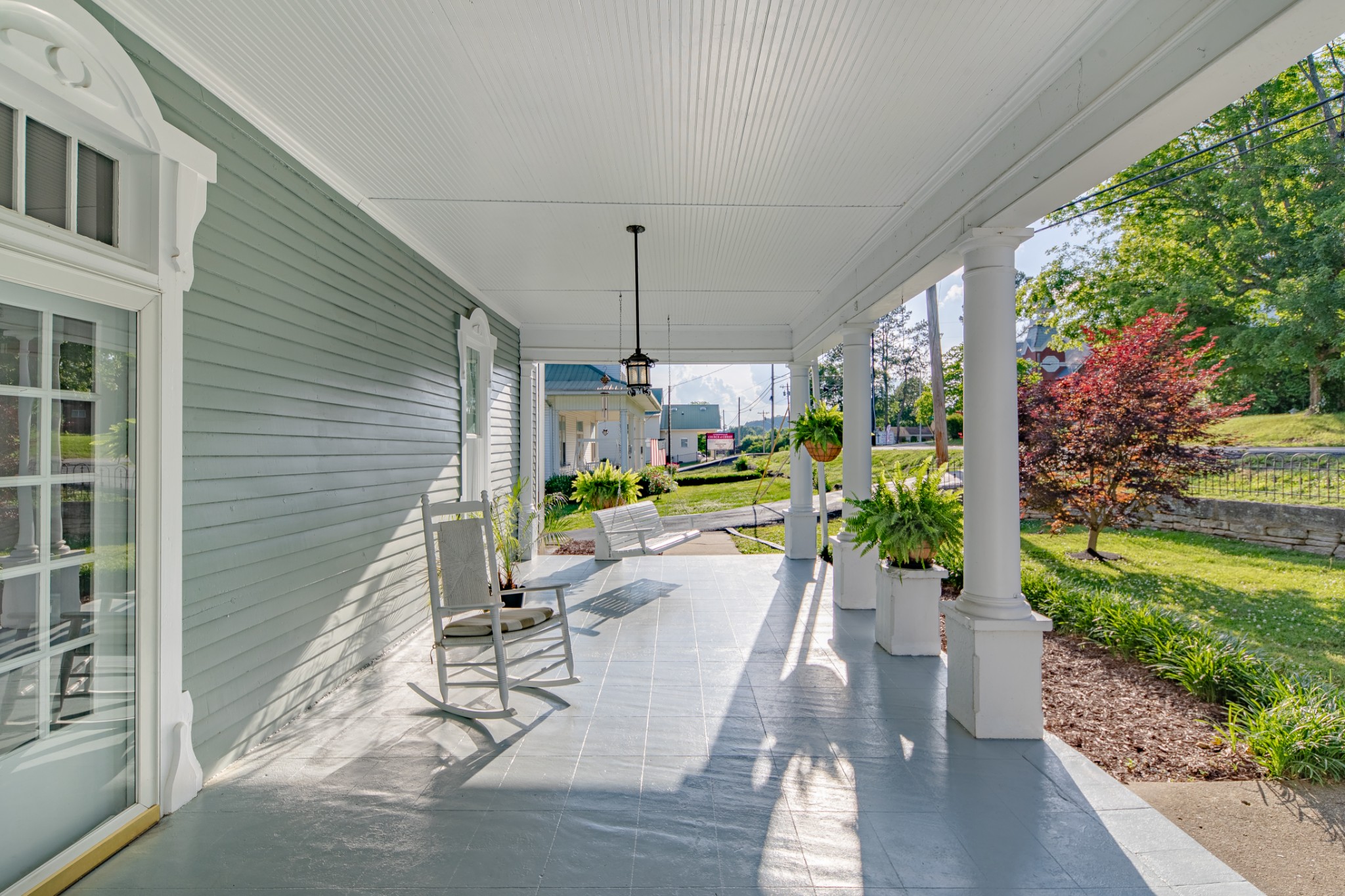 1586 Main St